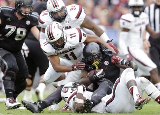 Skai Moore is a special defender for South Carolina.