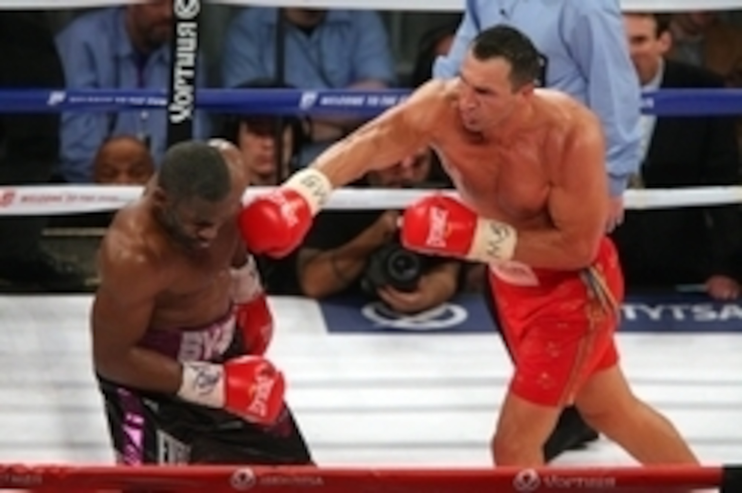 Apr 25, 2015; New York, NY, USA; Wladimir Klitschko (red trunks) boxes against Bryant Jennings (black trunks) during the twelfth round of their world championship heavyweight boxing fight at Madison Square Garden. Mandatory Credit: Brad Penner-USA TODAY S