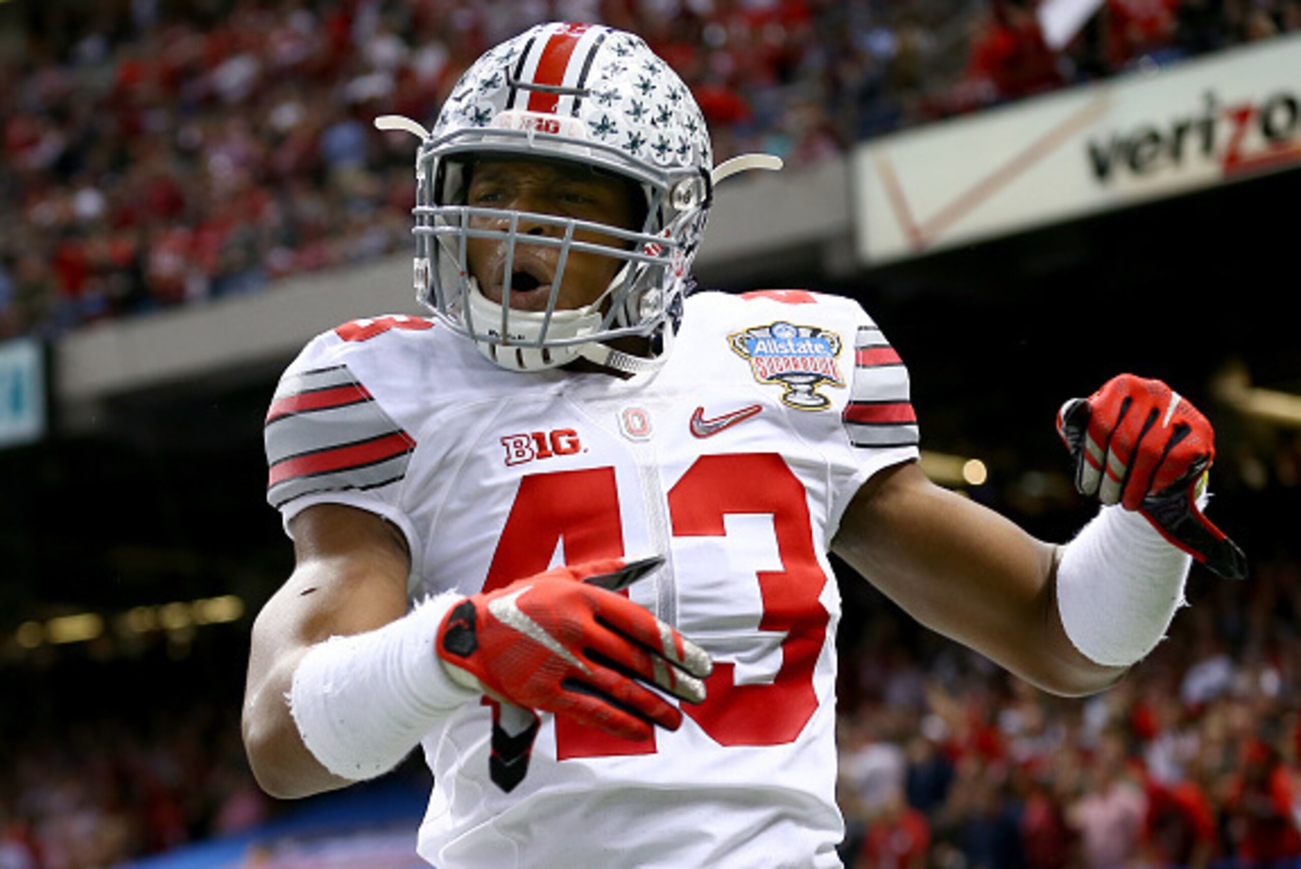 Ohio State linebacker Darron Lee Ohio State linebacker Darron Lee