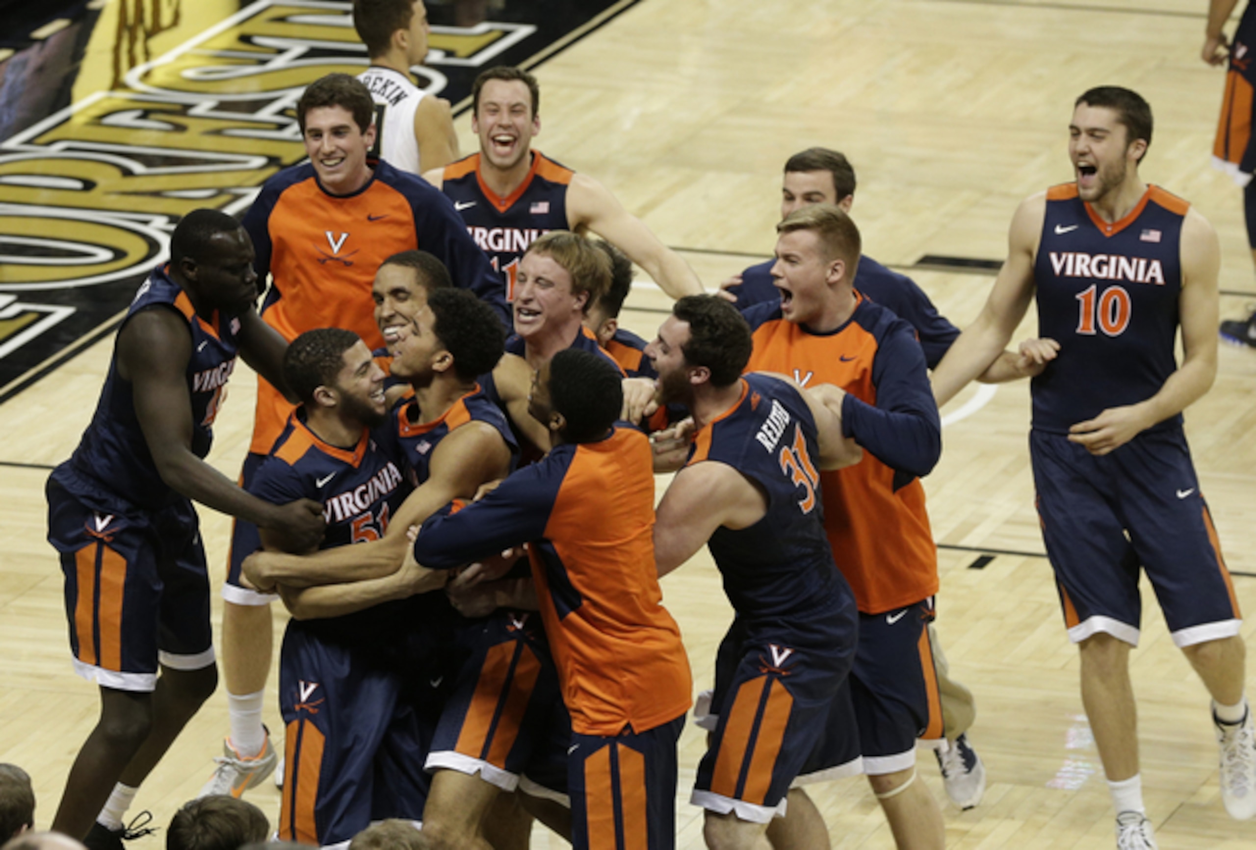 Virginia jumped to No. 9 in the latest AP poll.