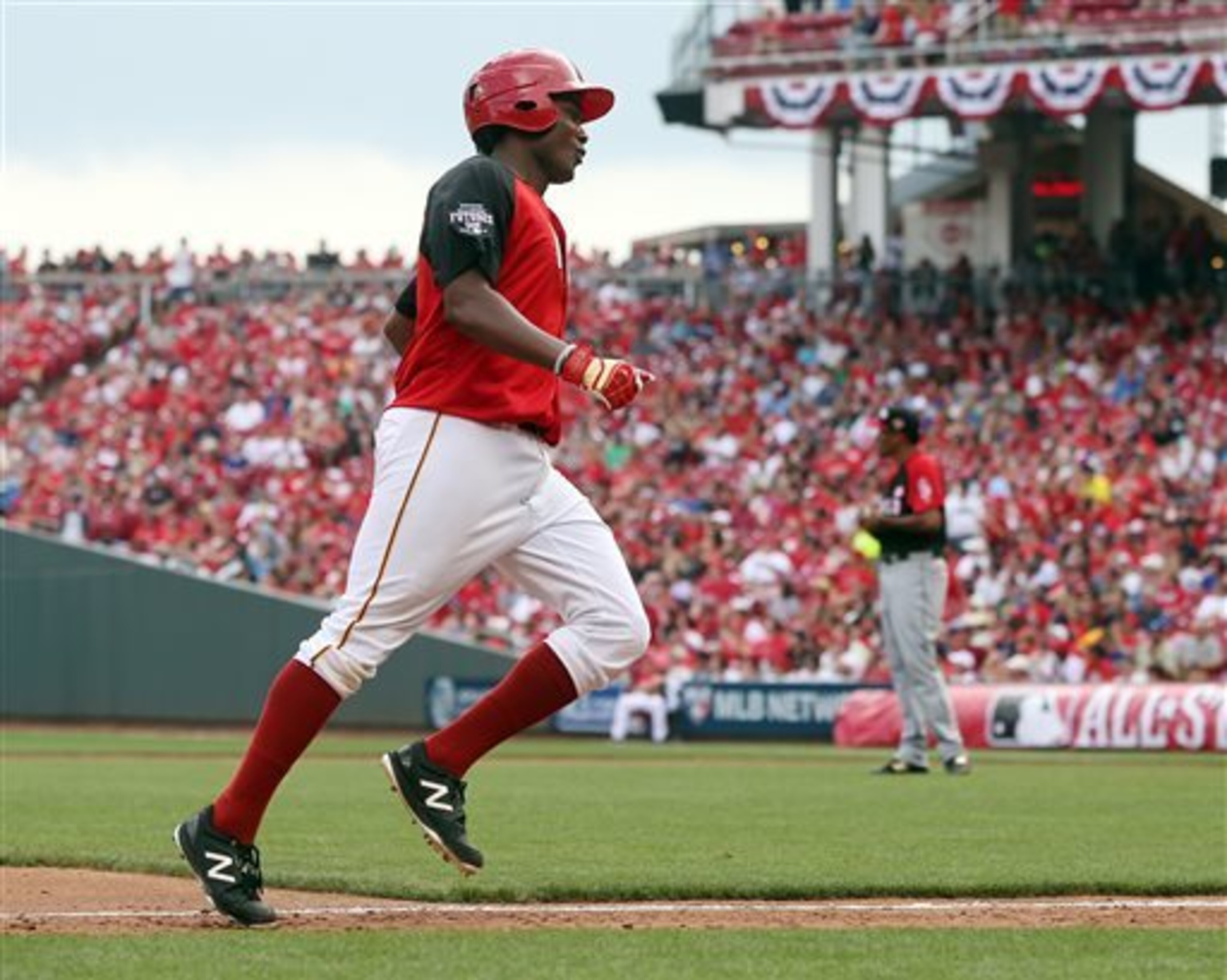 Josh Bell rounds the bases after going yard at last summer's Futures Game.