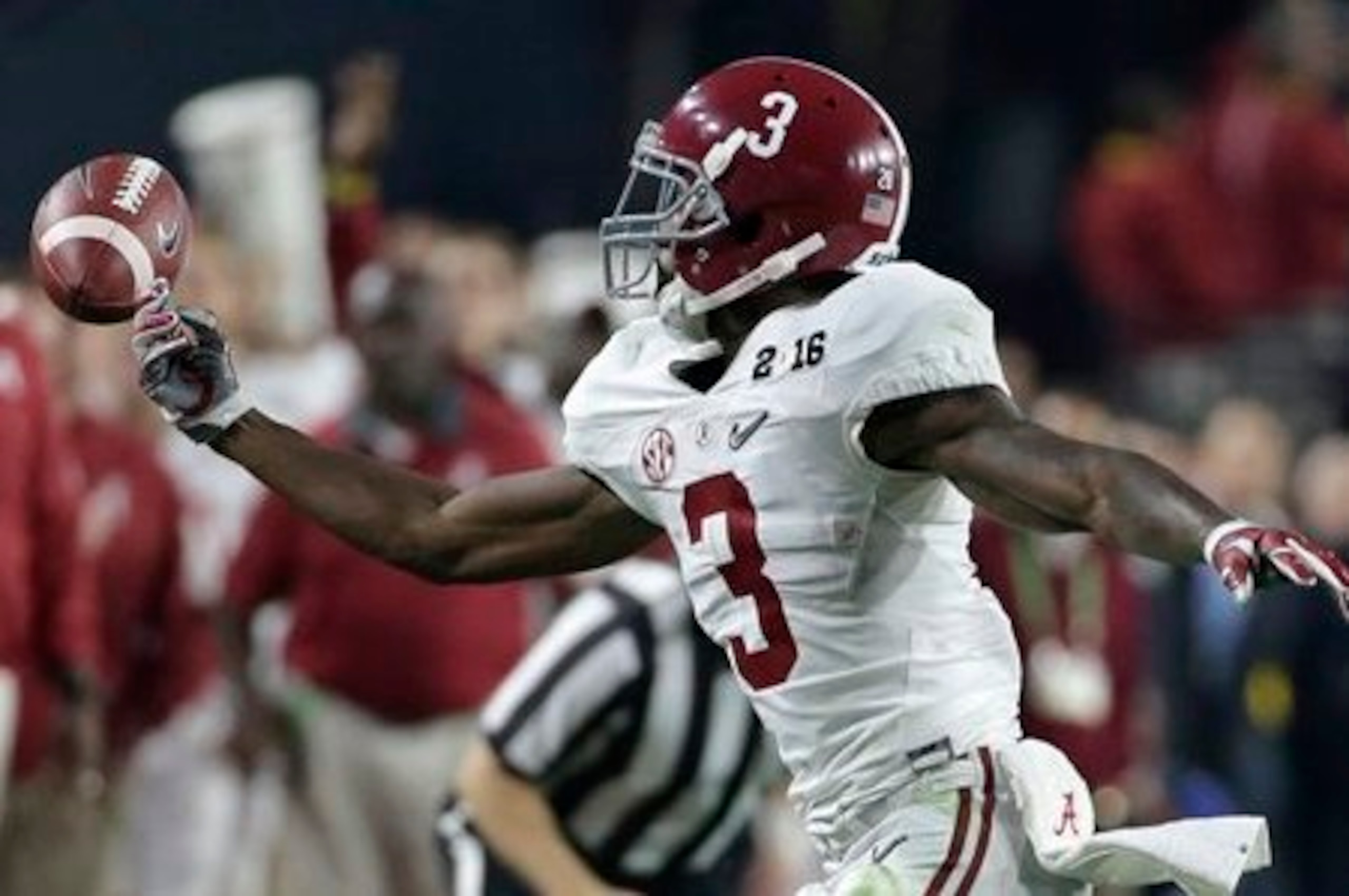 Alabama wide receiver Calvin Ridley made a huge impact as a freshman in 2015.