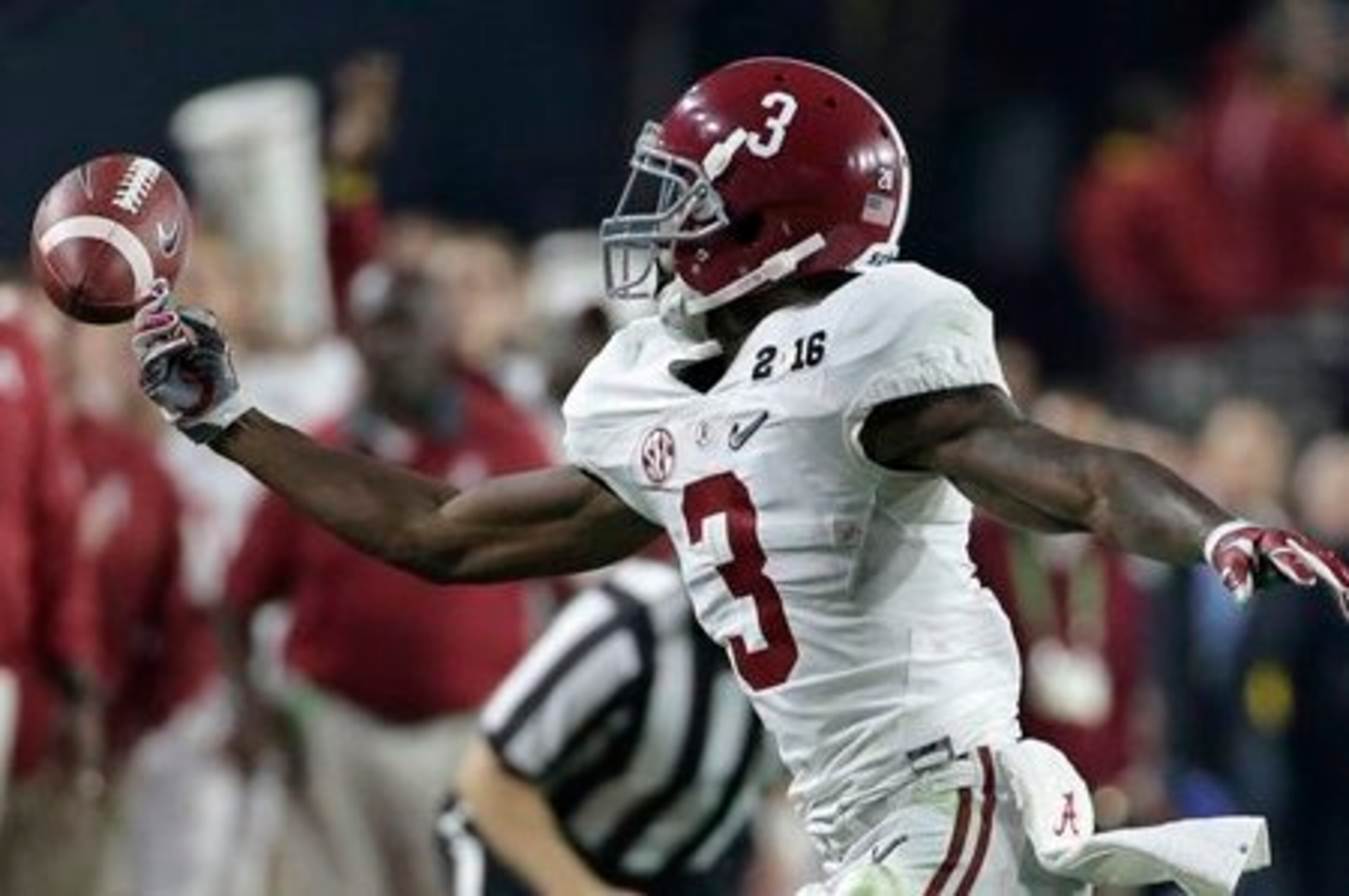 Alabama wide receiver Calvin Ridley made a huge impact as a freshman in 2015.