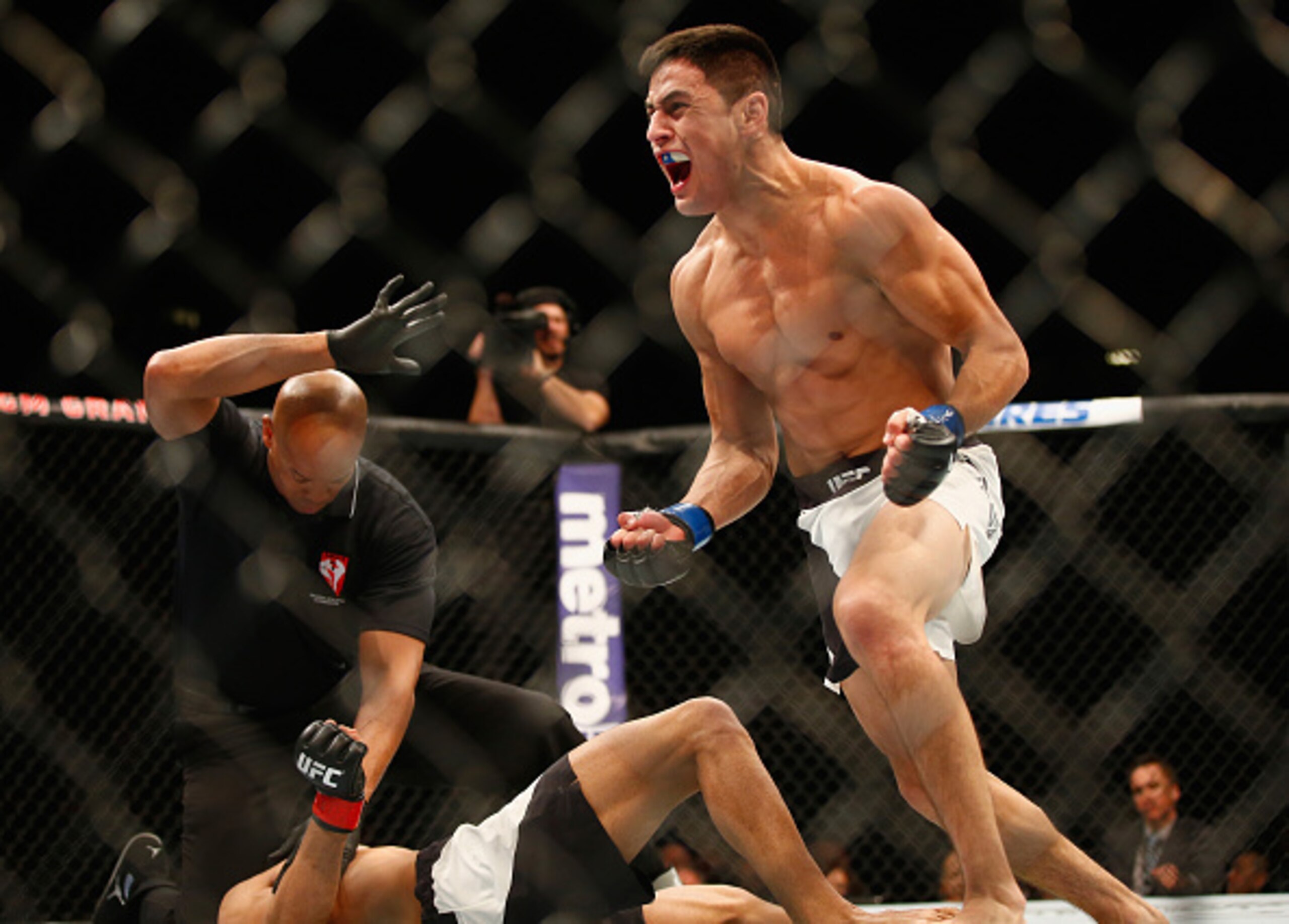 LAS VEGAS, NV - FEBRUARY 06: Diego Rivas of Chile celebrates after his knockout victory over Noad Lahat of Israel in their featherweight bout during the UFC Fight Night event at MGM Grand Garden Arena on February 6, 2016 in Las Vegas, Nevada. (Photo by LAS VEGAS, NV - FEBRUARY 06: Diego Rivas of Chile celebrates after his knockout victory over Noad Lahat of Israel in their featherweight bout during the UFC Fight Night event at MGM Grand Garden Arena on February 6, 2016 in Las Vegas, Nevada. (Photo by