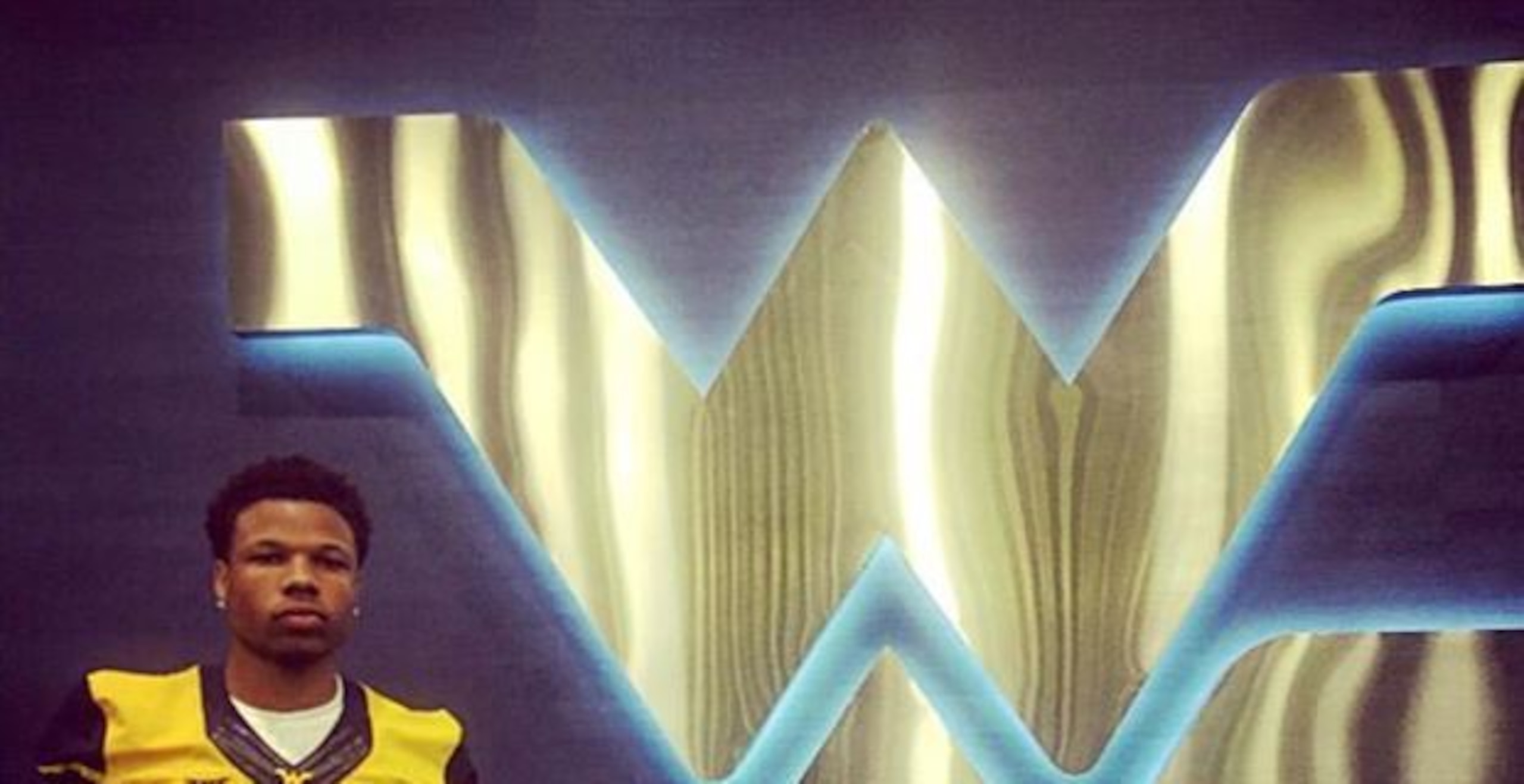Kyzir White is the third player in his family to land at West Virginia.