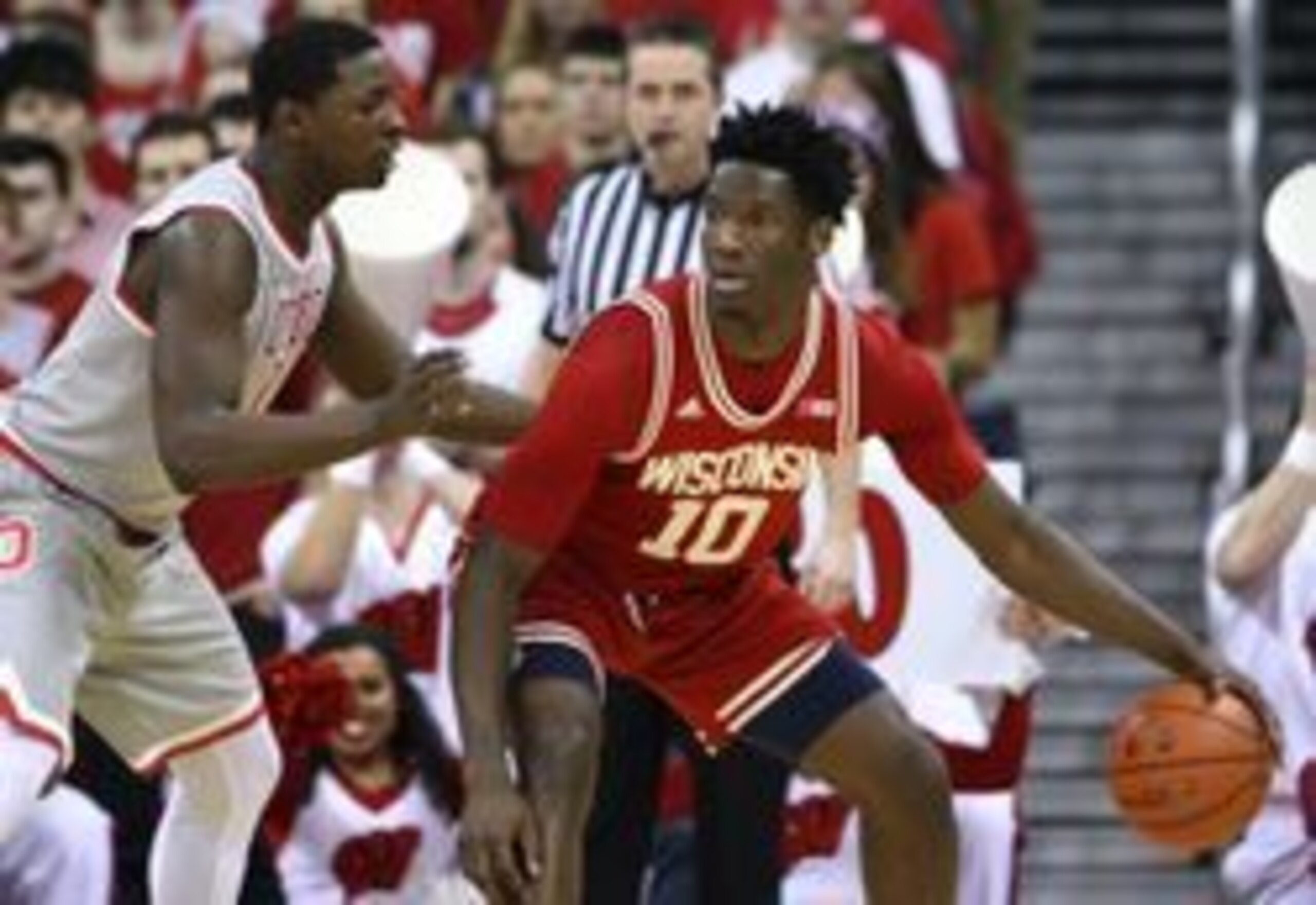 Feb 4, 2016; Madison, WI, USA; Wisconsin Badgers forward Nigel Hayes (10) looks to pass as Ohio State Buckeyes forward Jae'Sean Tate (1) defends during the first half at the Kohl Center. Mandatory Credit: Mary Langenfeld-USA TODAY Sports Feb 4, 2016; Madison, WI, USA; Wisconsin Badgers forward Nigel Hayes (10) looks to pass as Ohio State Buckeyes forward Jae'Sean Tate (1) defends during the first half at the Kohl Center. Mandatory Credit: Mary Langenfeld-USA TODAY Sports