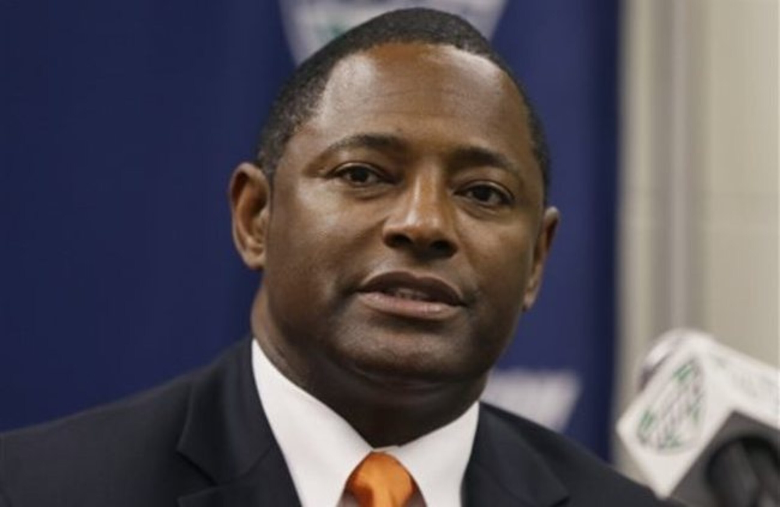 New Syracuse coach Dino Babers New Syracuse coach Dino Babers