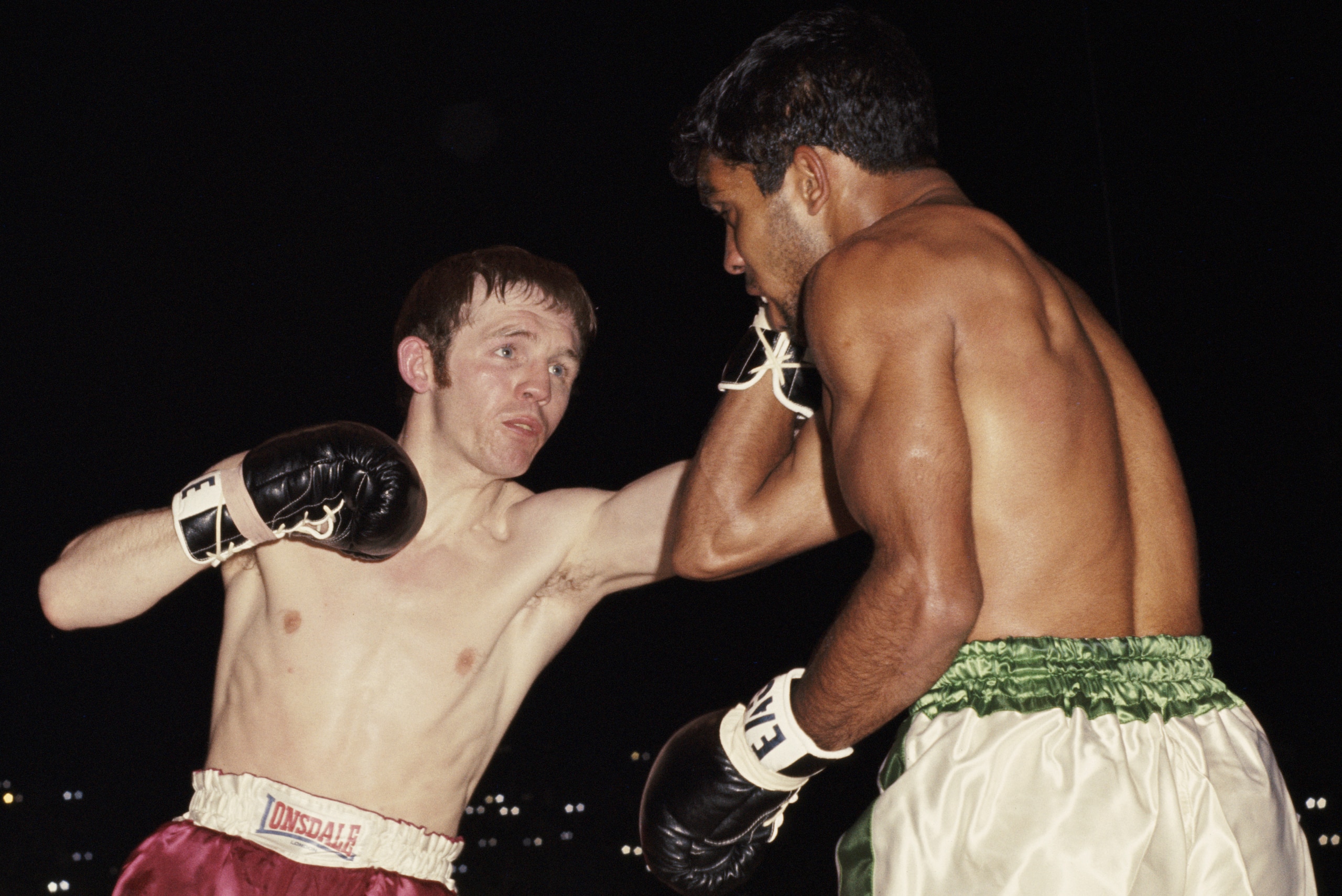 Alan Rudkin (left) in action against Lionel Rose in 1969.