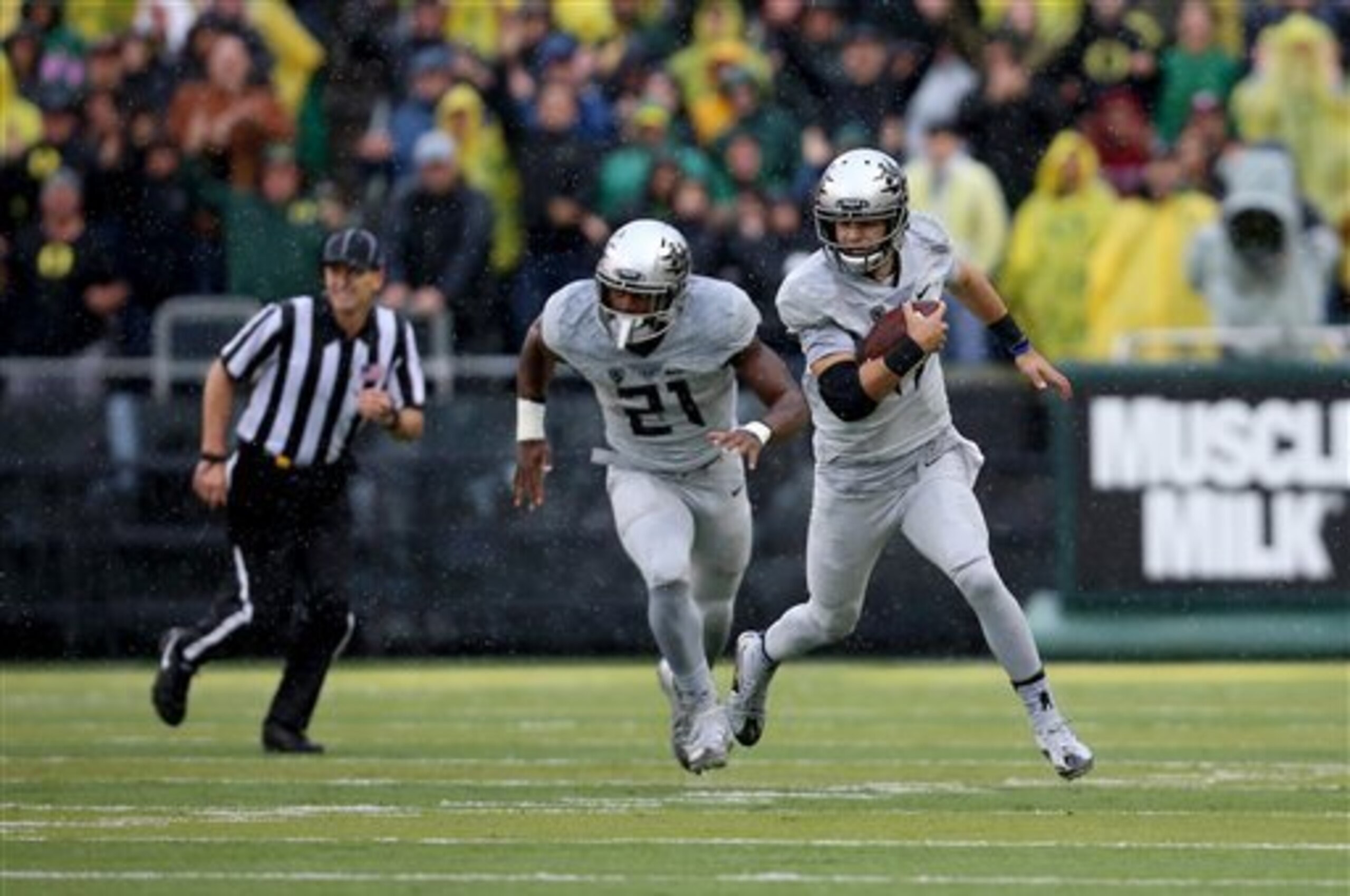 Oregon QB Jeff Lockie faces challenges to get on the field for the Ducks.