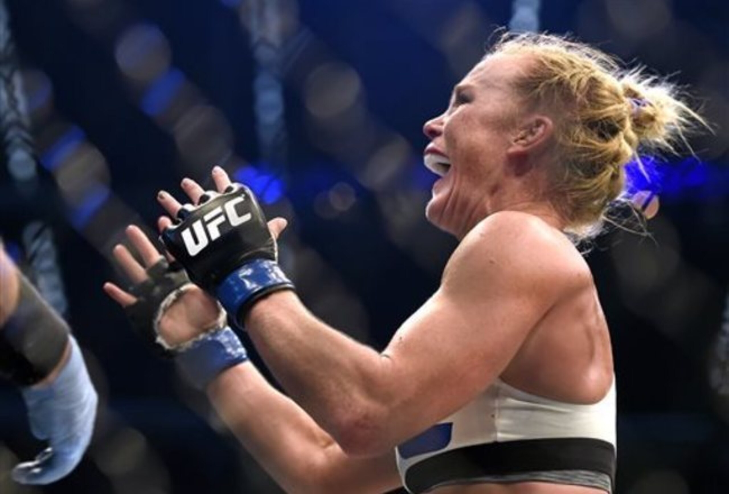 Holly Holm stopped Ronda Rousey with great footwork and her takedown defense.
