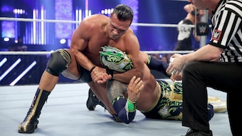 Kalisto and Alberto Del Rio battle in a 2-out-of-3 Falls match at WWE Fastlane 2016.