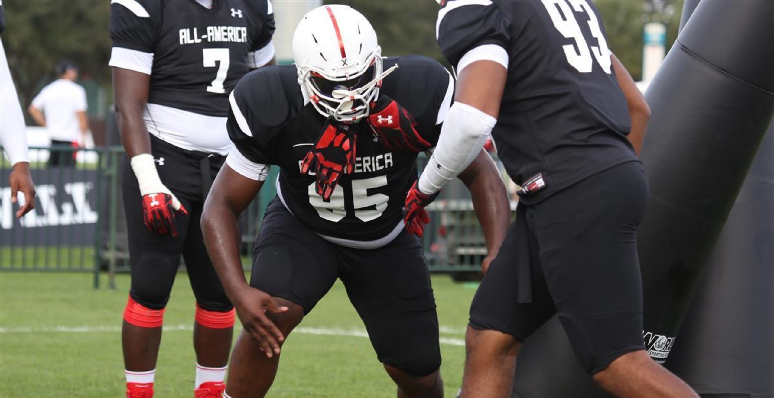 Benito Jones should have an early impact on Ole Miss' defensive line.
