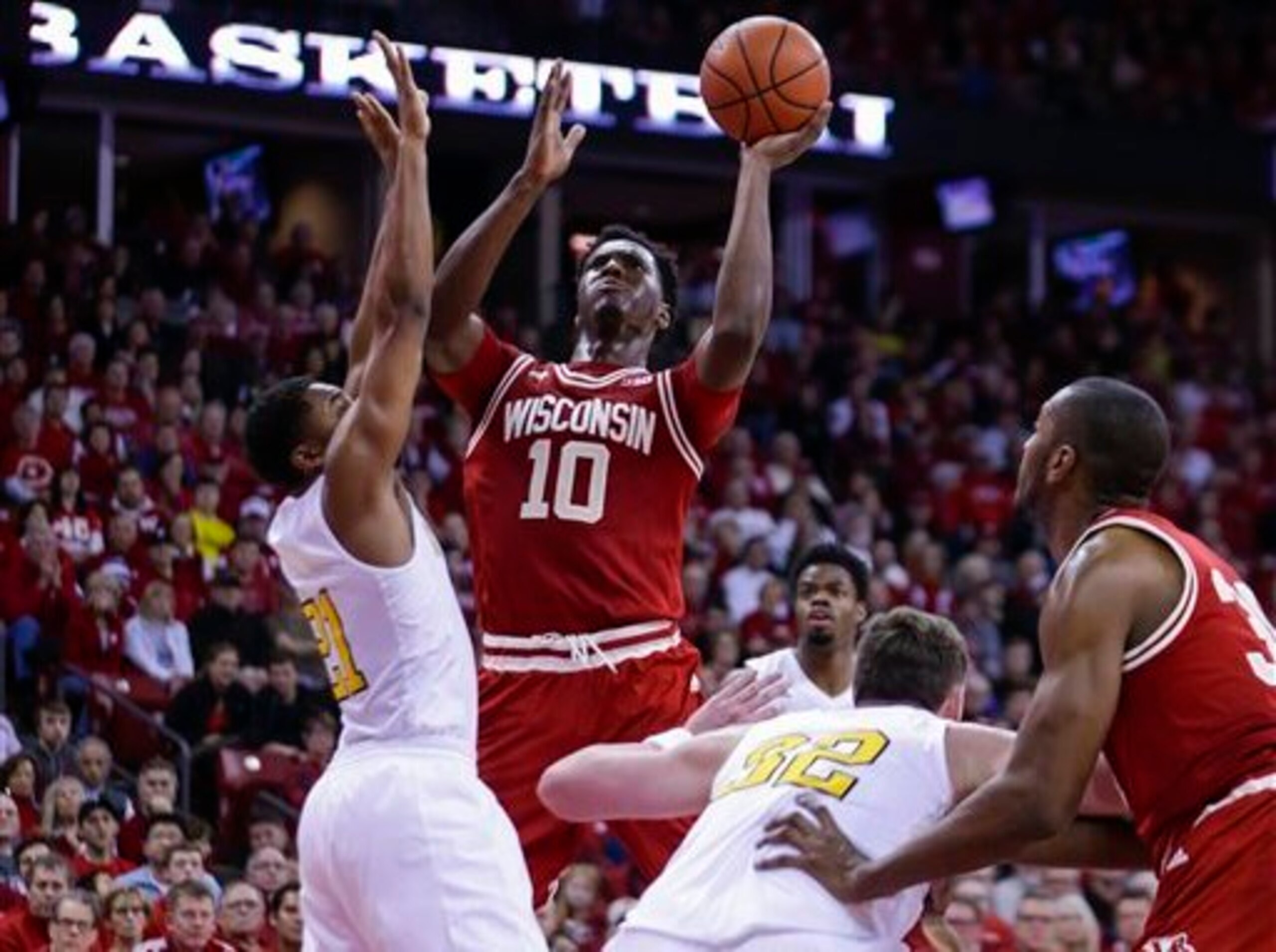 Nigel Hayes Nigel Hayes