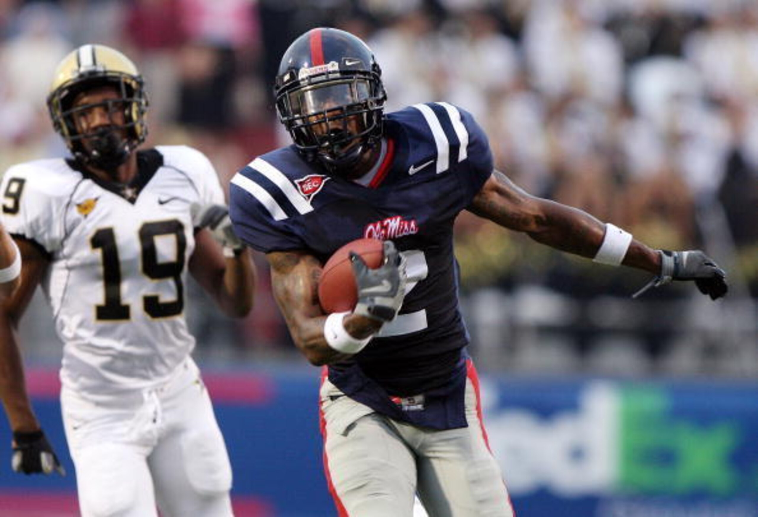 Former Ole Miss WR Mike Wallace (right)