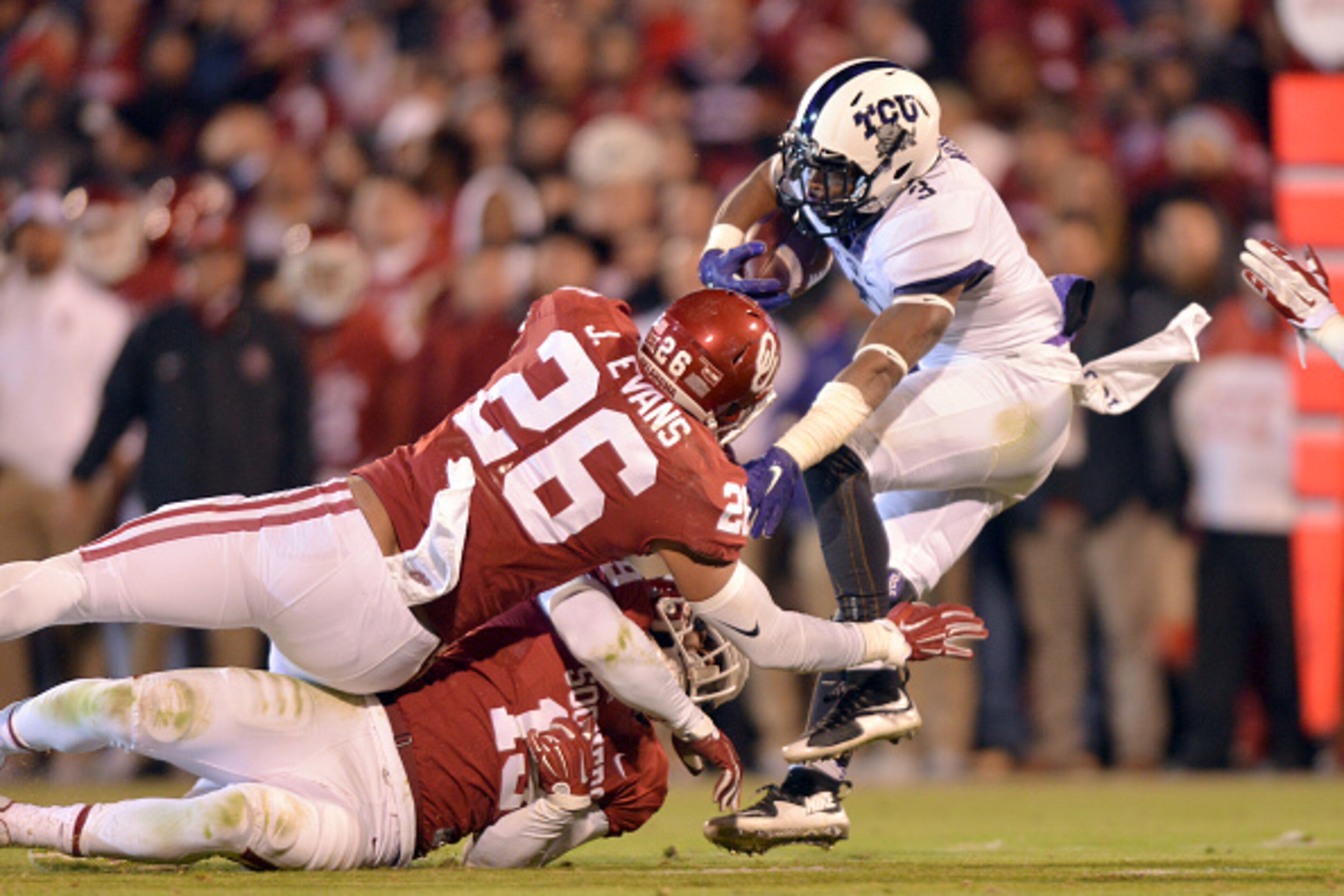 LB Jordan Evans