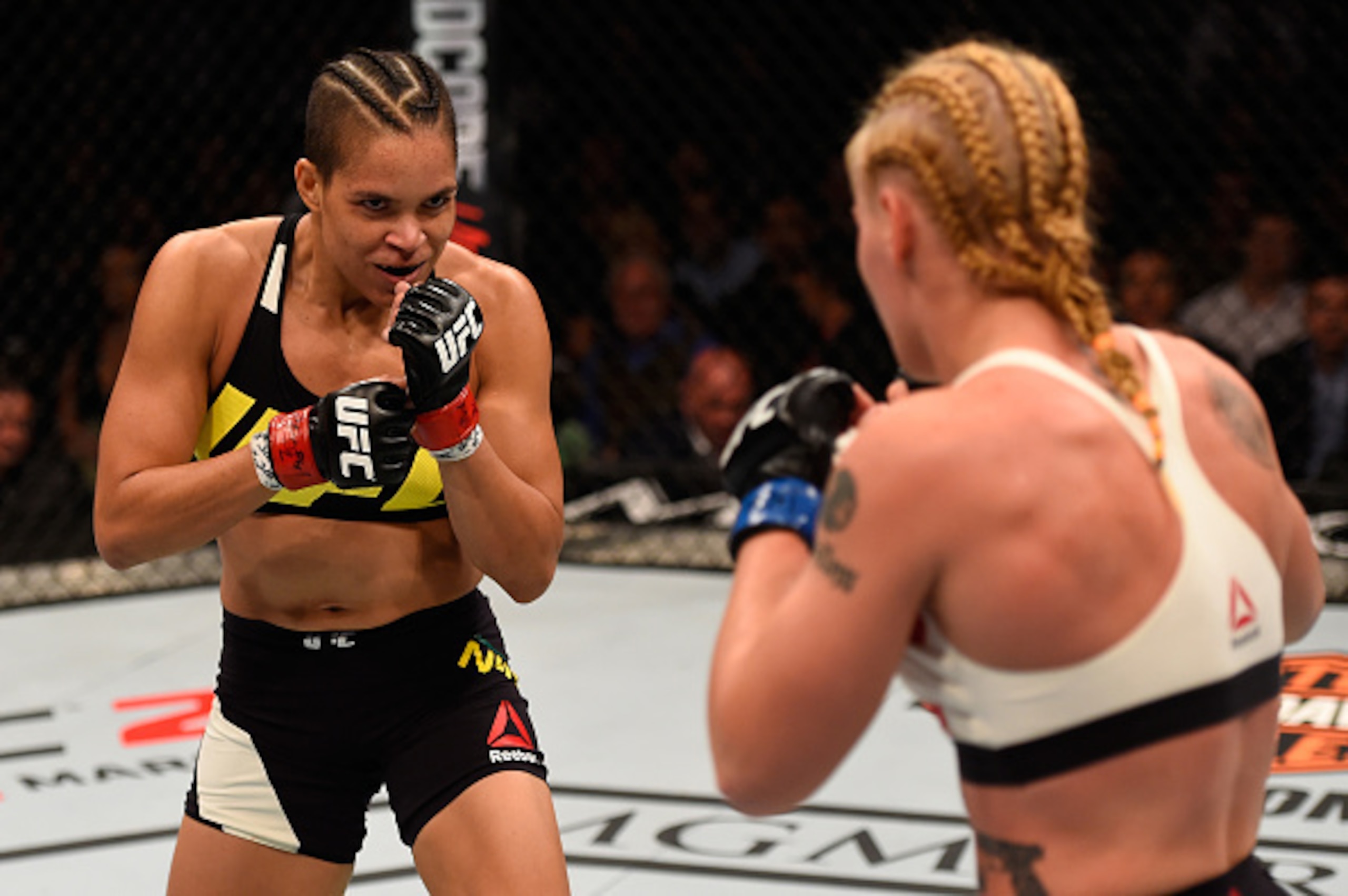 Amanda Nunes (left) defeated Valentina Shevchenko.