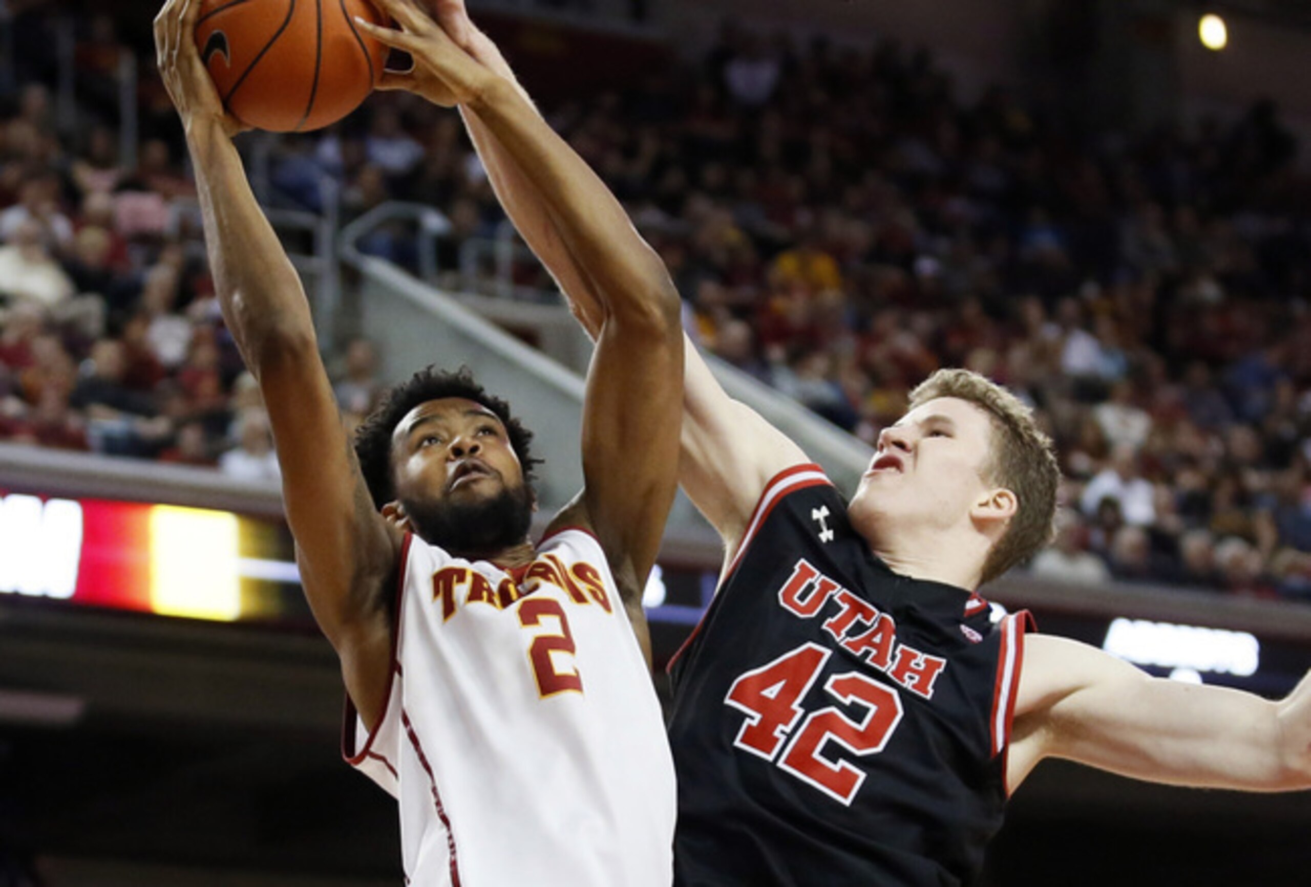Jakob Poeltl (42) Jakob Poeltl (42)