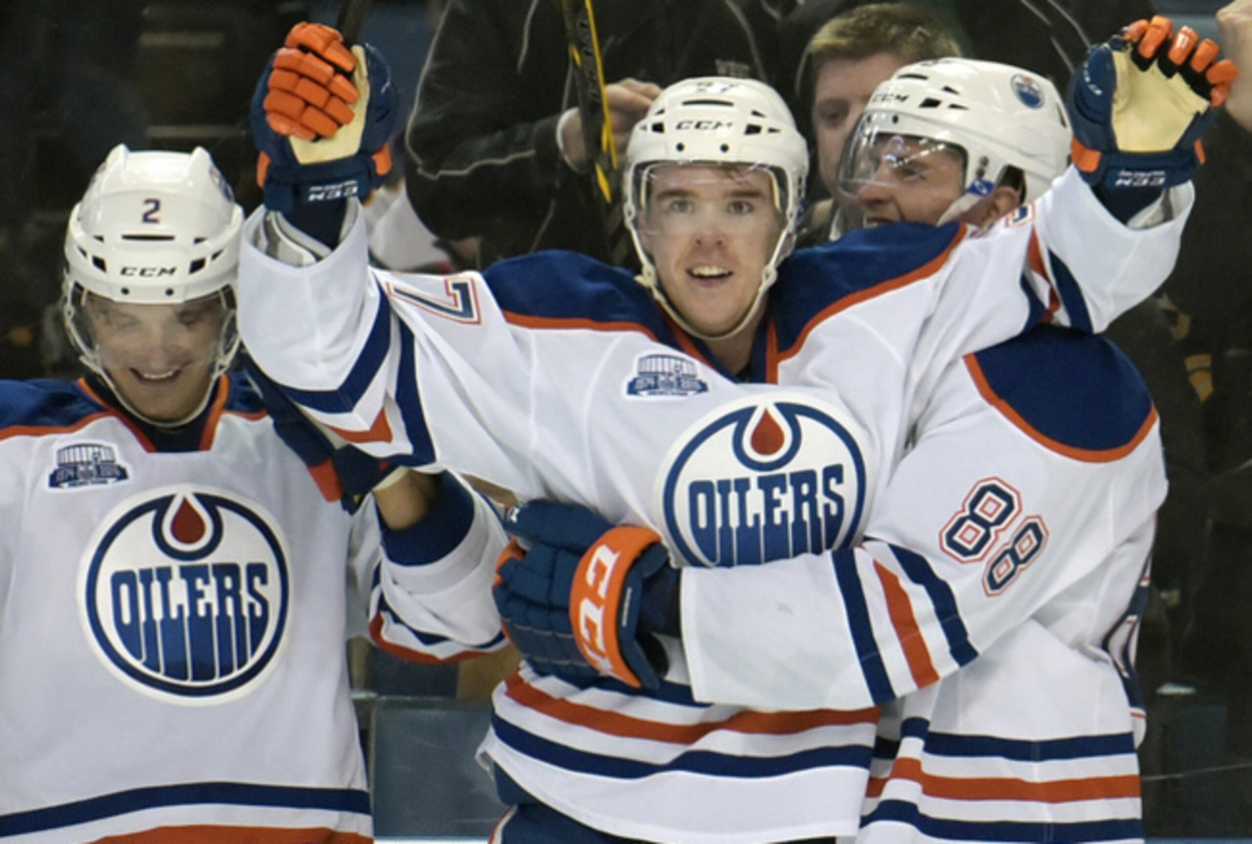 Budding superstar Connor McDavid (center) brought the Edmonton Oilers no closer to the playoffs.