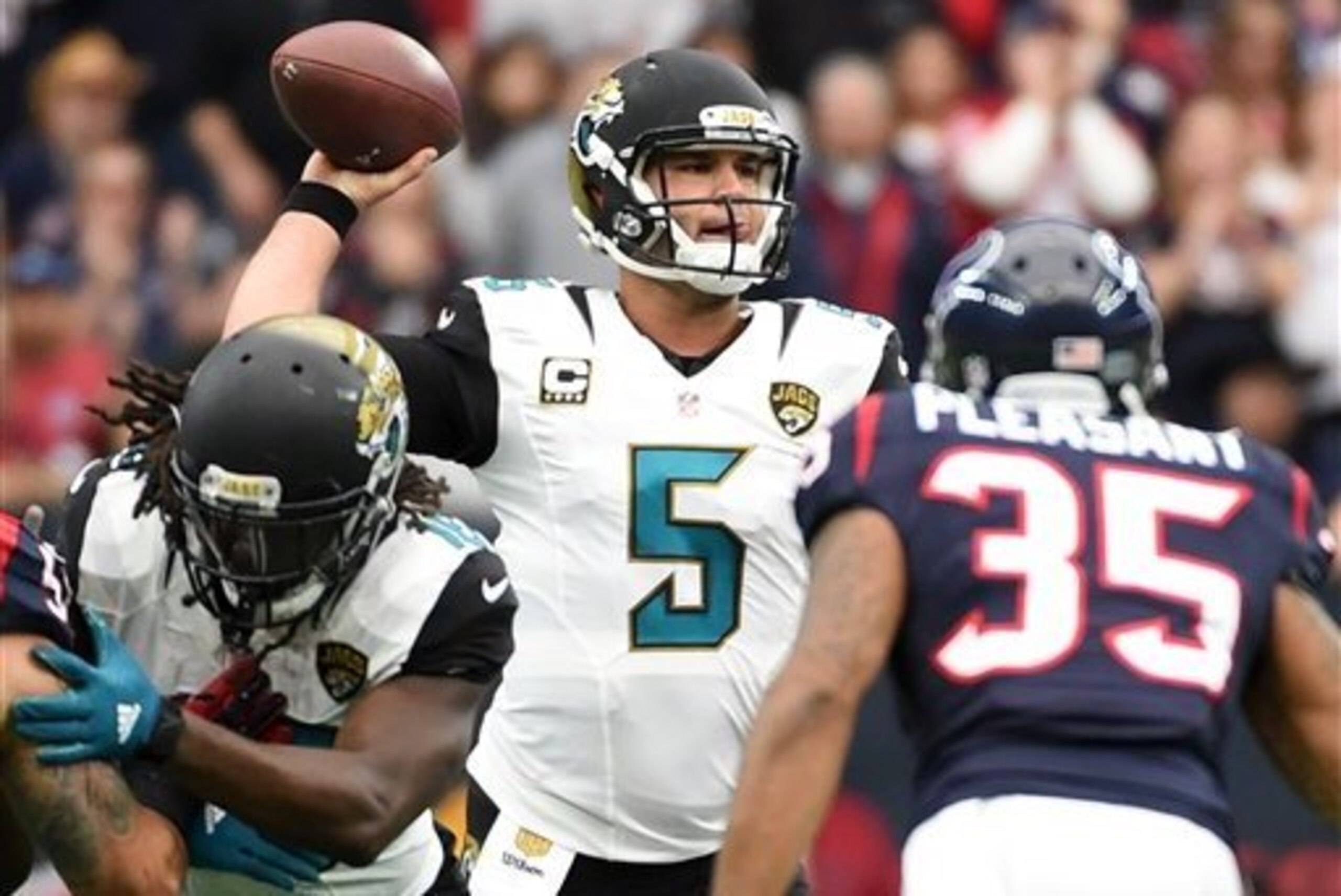 The Jaguars need to make smart moves in free agency to revamp their defense.