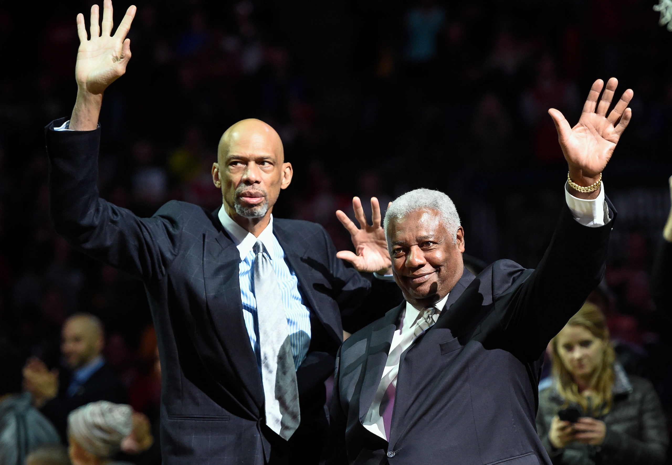 Oscar Robertson and others need to quiet down about Stephen Curry. Oscar Robertson and others need to quiet down about Stephen Curry.
