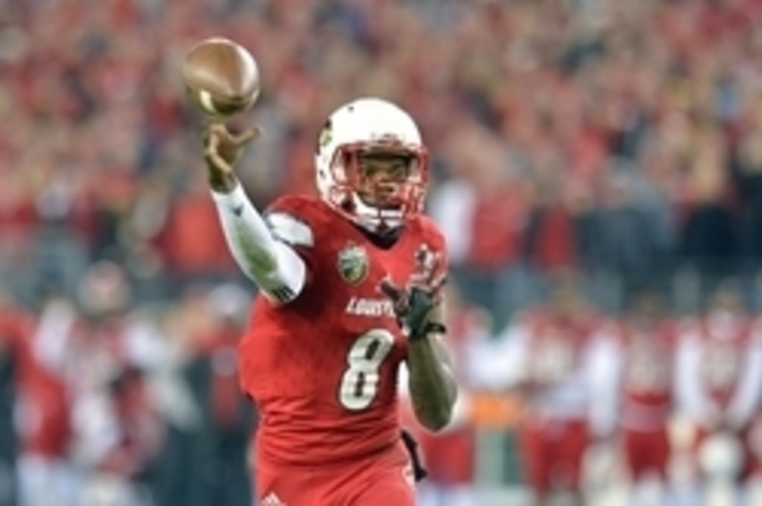 Dec 30, 2015; Nashville, TN, USA; Louisville Cardinals quarterback Lamar Jackson (8) passes for a touchdown against the Texas A&M Aggies during the first half of the 2015 Music City Bowl at Nissan Stadium. Mandatory Credit: Jim Brown-USA TODAY Sports Dec 30, 2015; Nashville, TN, USA; Louisville Cardinals quarterback Lamar Jackson (8) passes for a touchdown against the Texas A&M Aggies during the first half of the 2015 Music City Bowl at Nissan Stadium. Mandatory Credit: Jim Brown-USA TODAY Sports