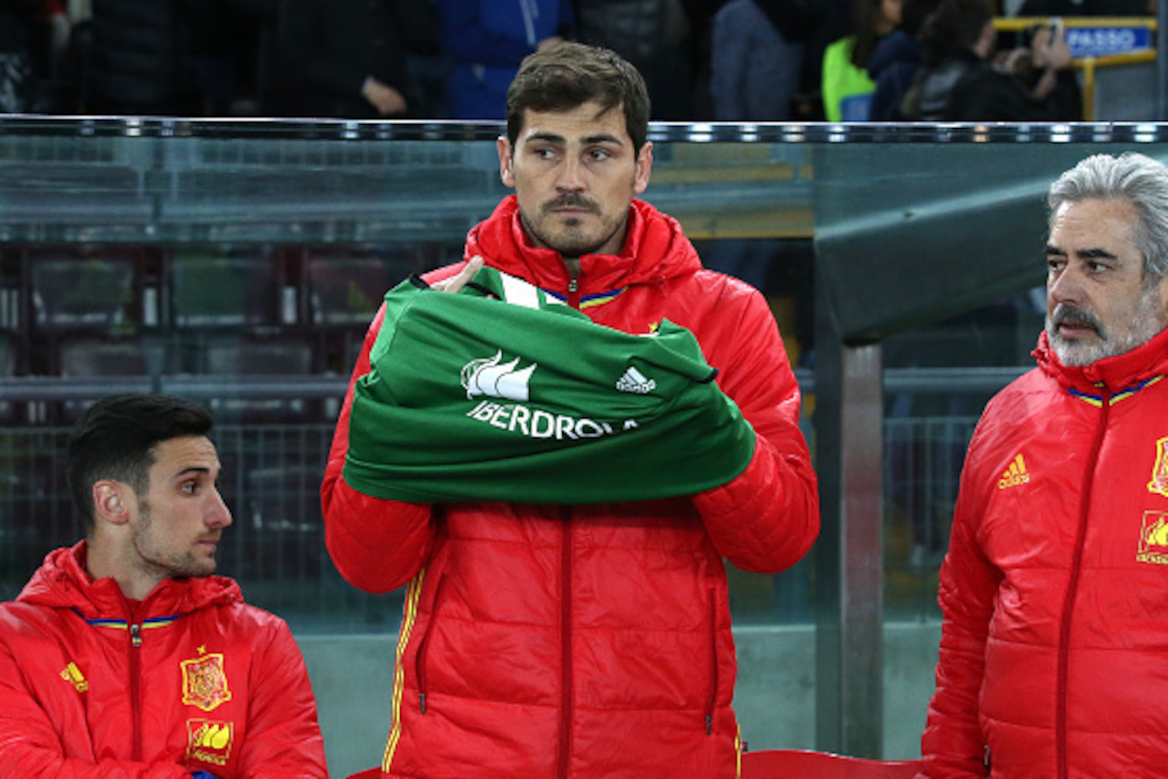 Iker Casillas kept a clean sheet on the night he reached a notable milestone.