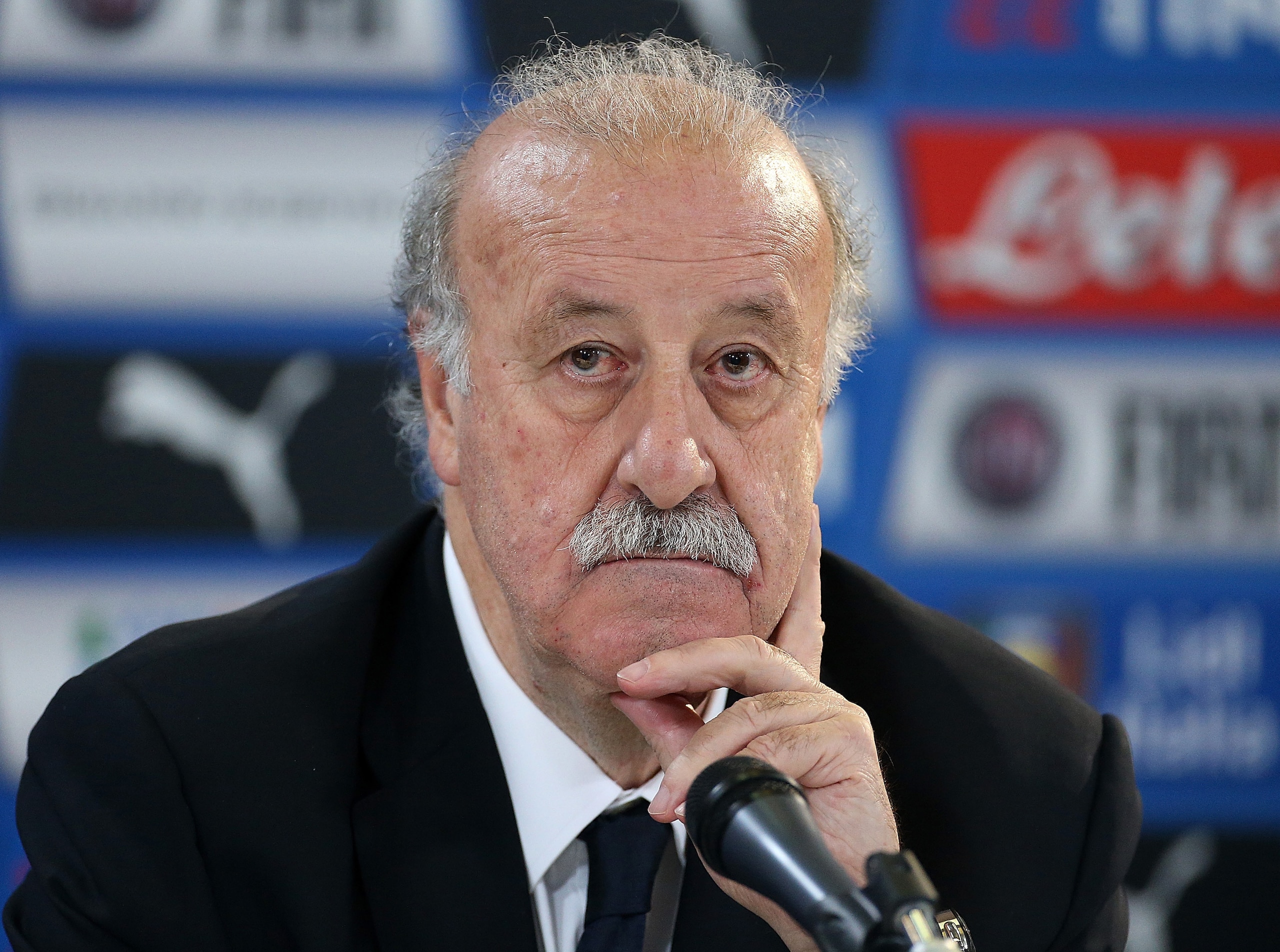 Vicente del Bosque saw his Spain team draw for a second successive outing.