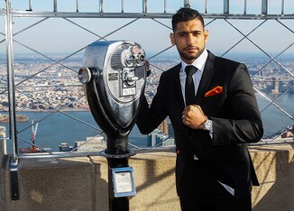 Amir Khan has taken a calculated gamble in stepping up to face Saul "Canelo" Alvarez.