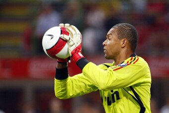 Dida played with Milan for 10 years.