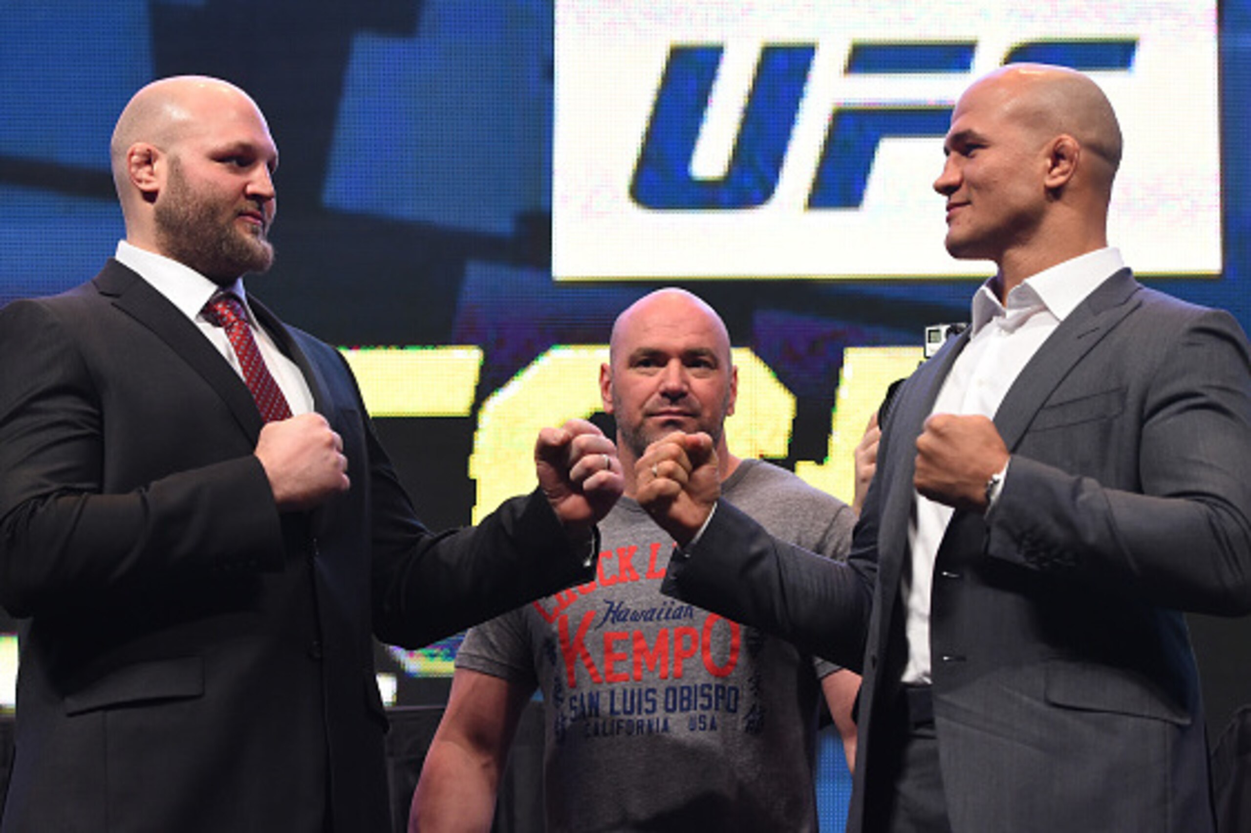 Dos Santos and Rothwell meet in a great heavyweight matchup.