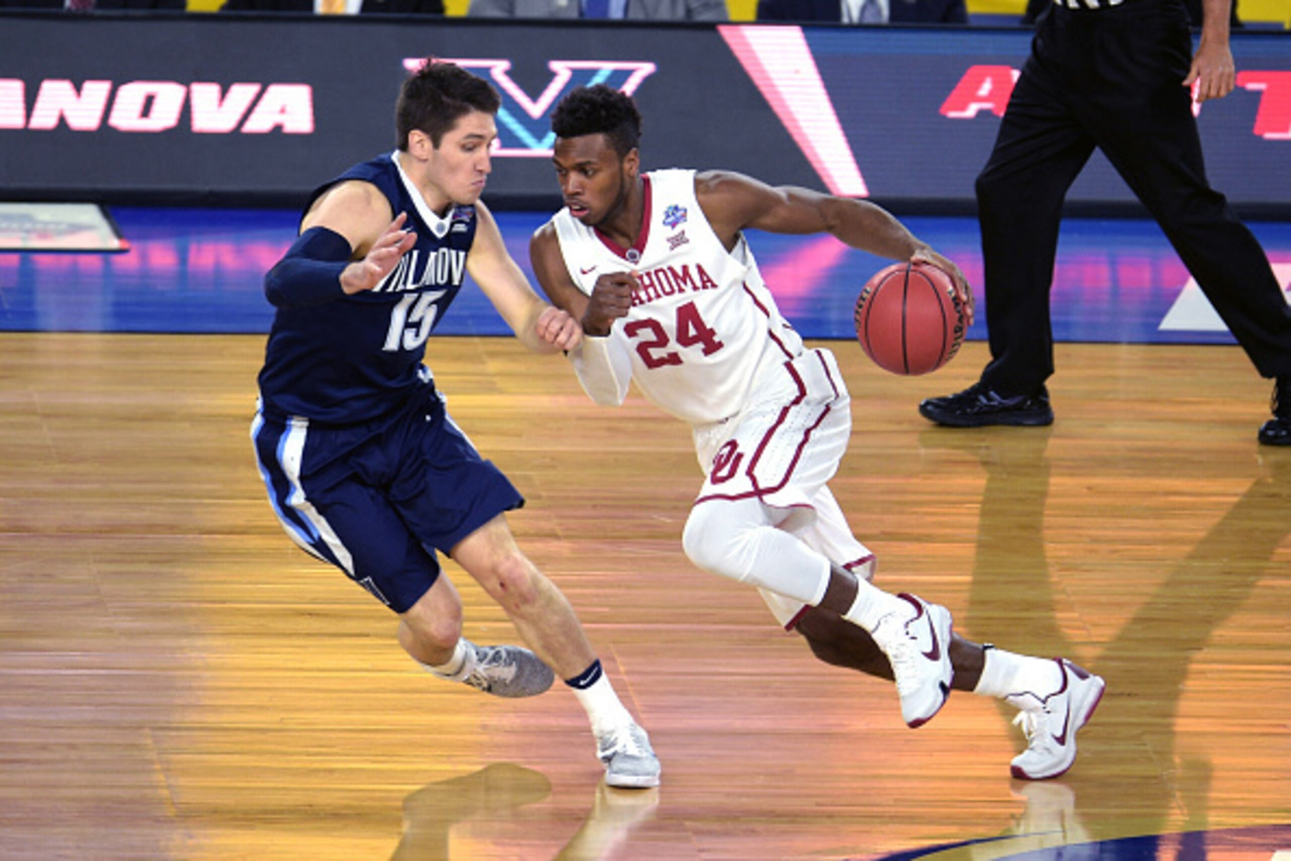 Arcidiacono (left) guards Buddy Hield.