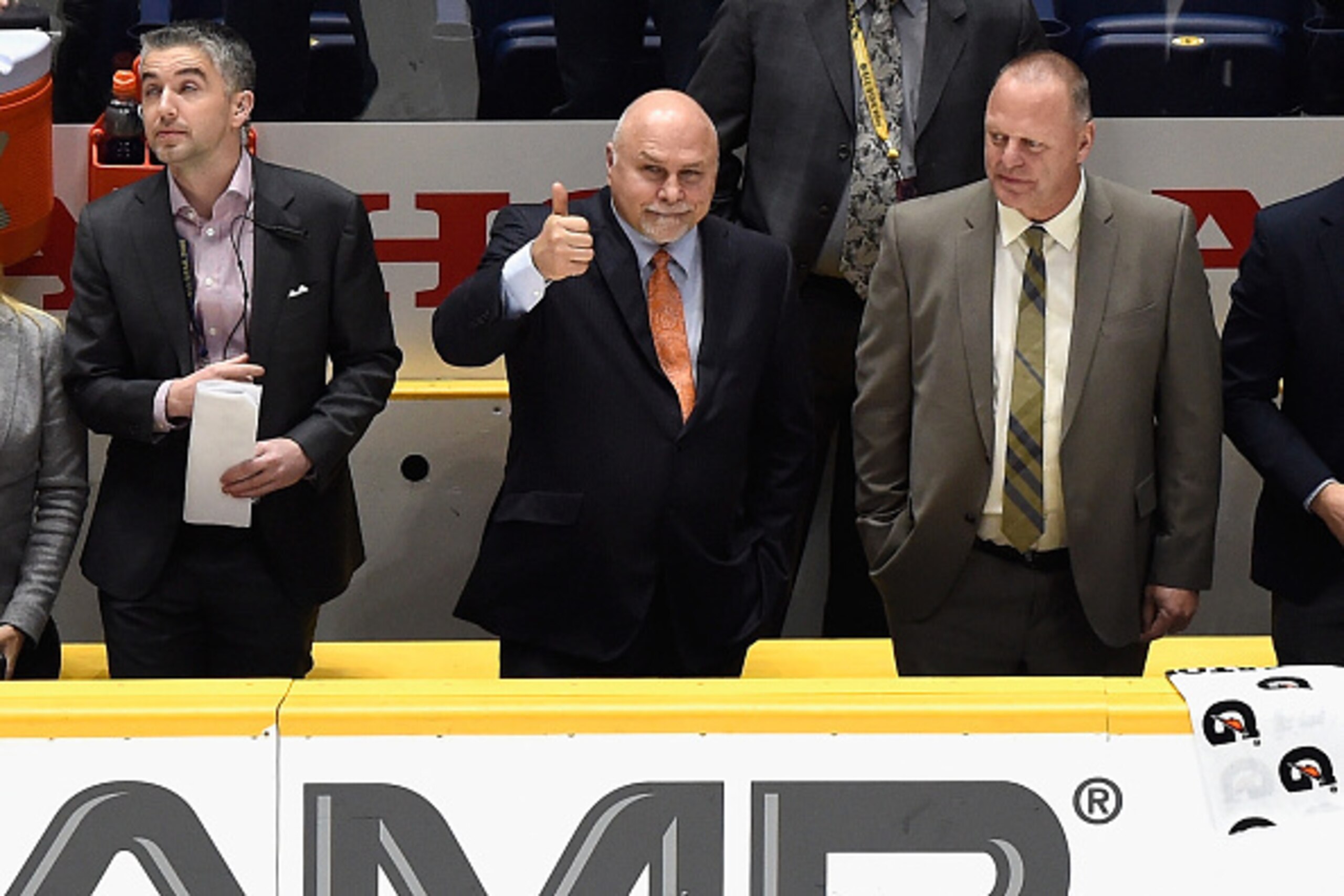 Barry Trotz (center) Barry Trotz (center)