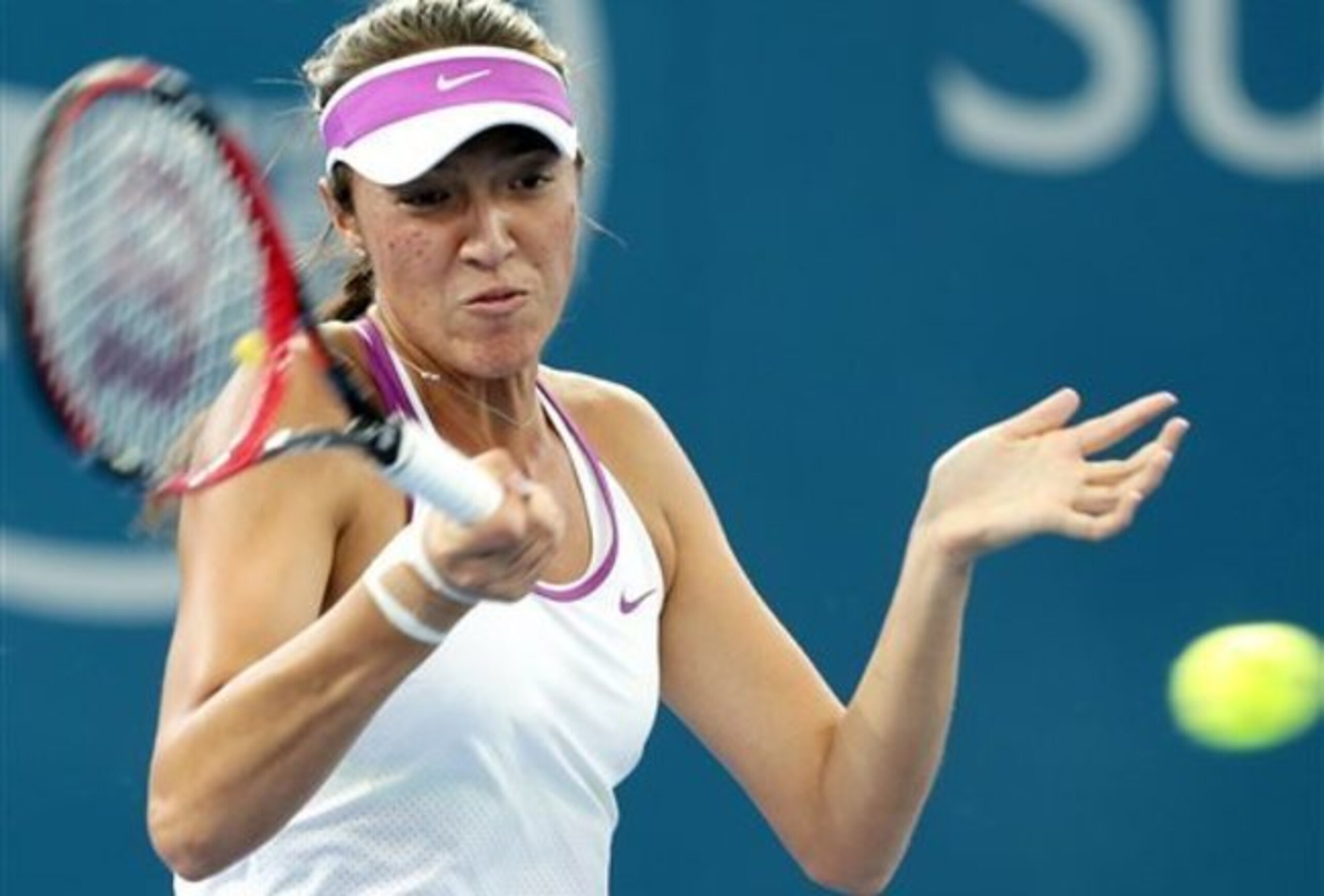 Samantha Crawford hits a forehand during the 2016 Brisbane International Tournament.