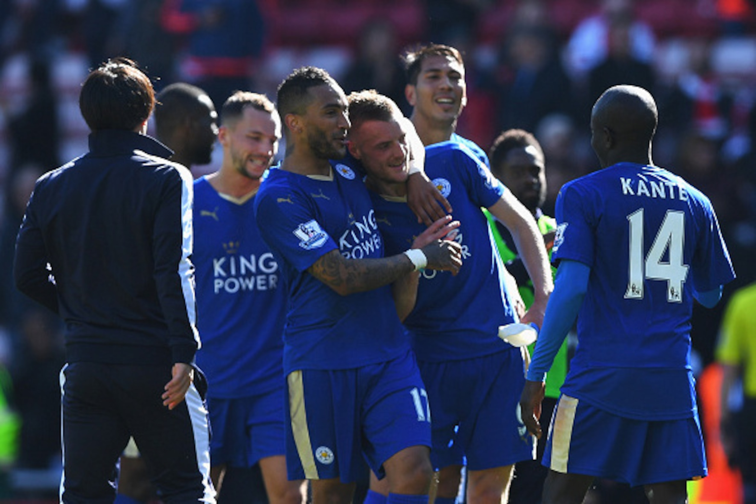 Leicester City moved a step closer to the Premier League title with victory at Sunderland.