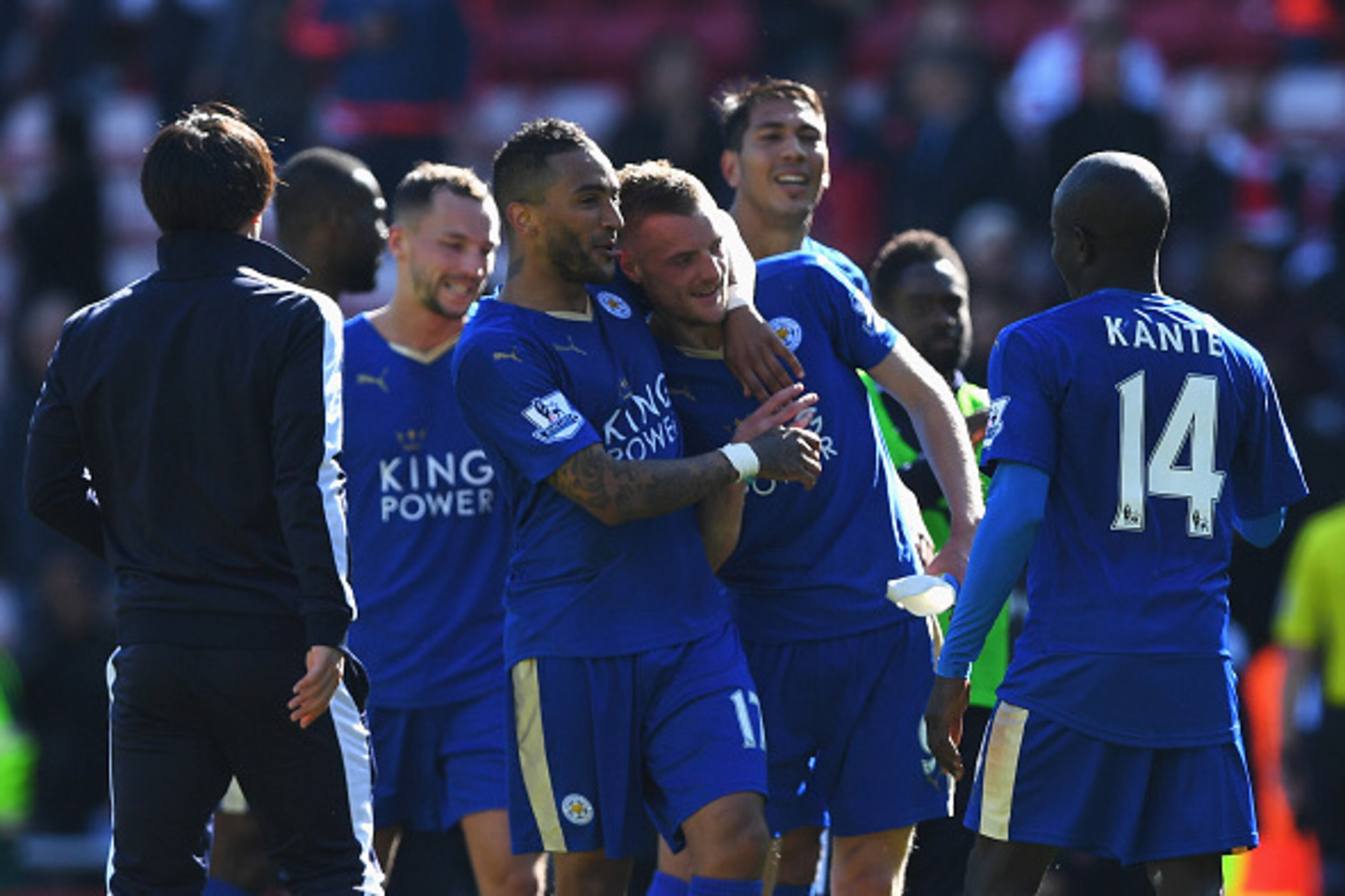 Leicester City moved a step closer to the Premier League title with victory at Sunderland.