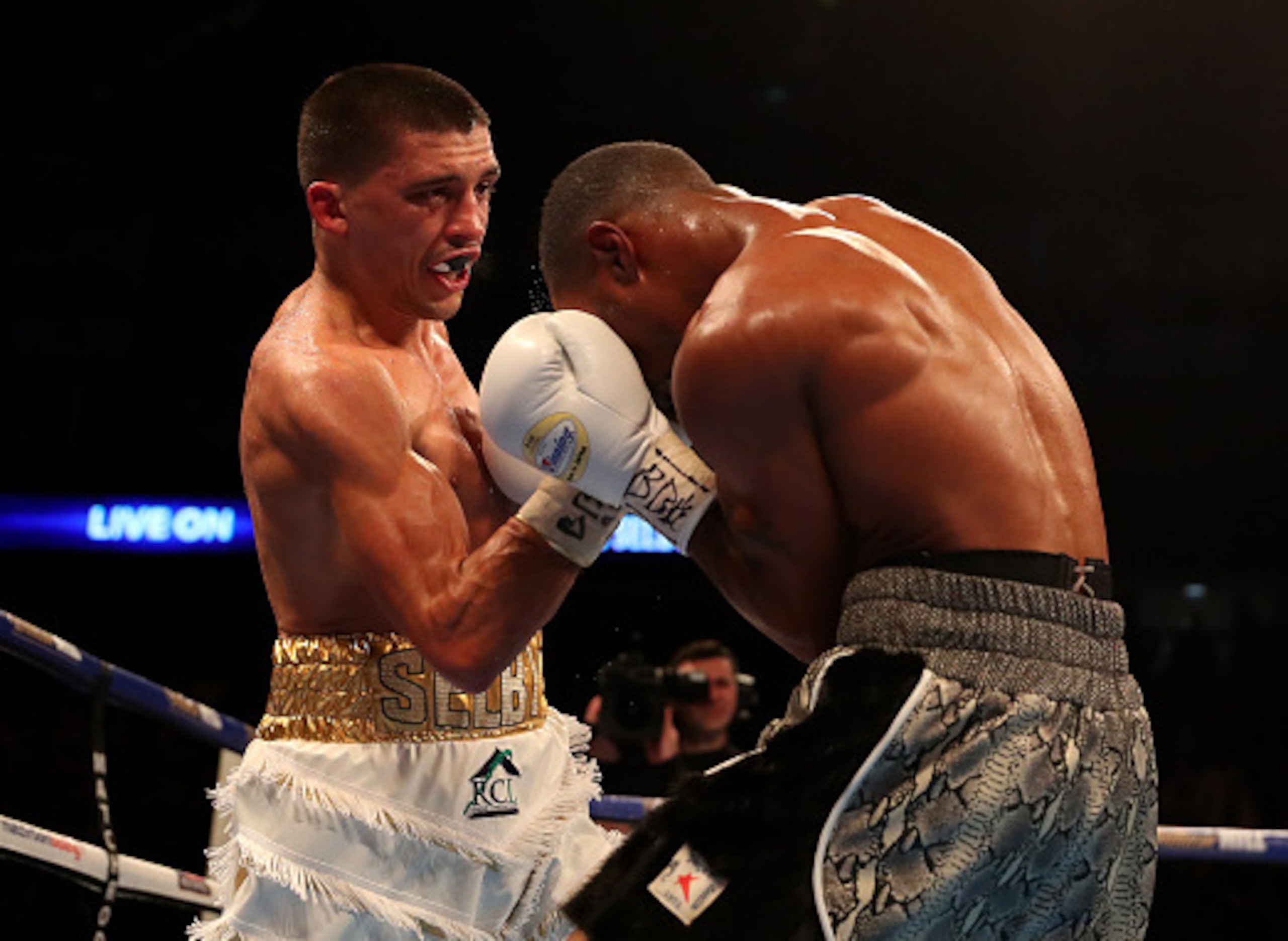 Lee Selby had to climb off the canvas to defeat Eric Hunter. Lee Selby had to climb off the canvas to defeat Eric Hunter.