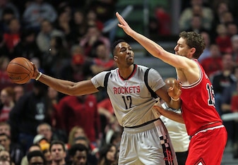Dwight Howard (12) and Pau Gasol