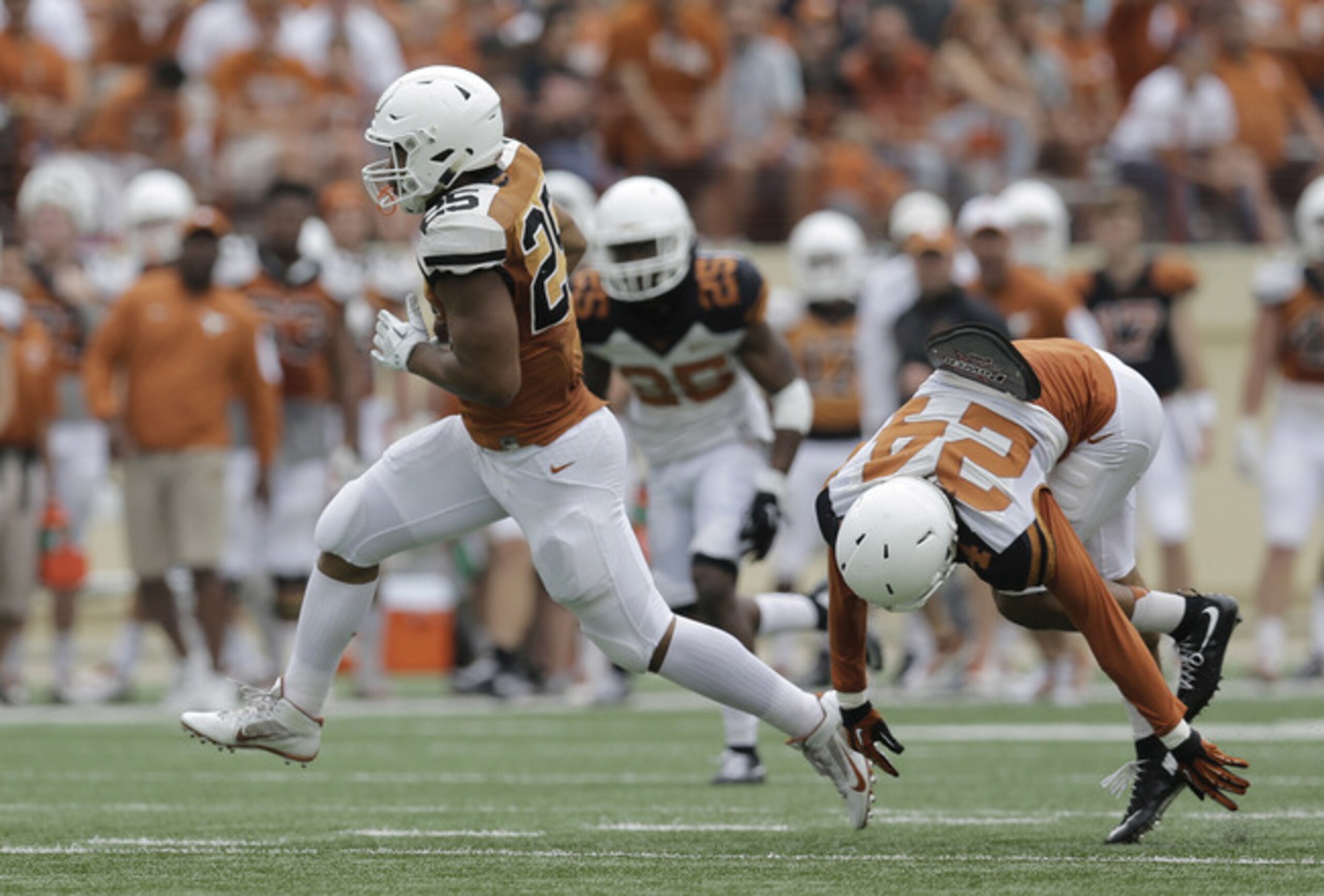 Chris Warren and the rest of the 2015 recruiting class have asserted their control of the Longhorn program.