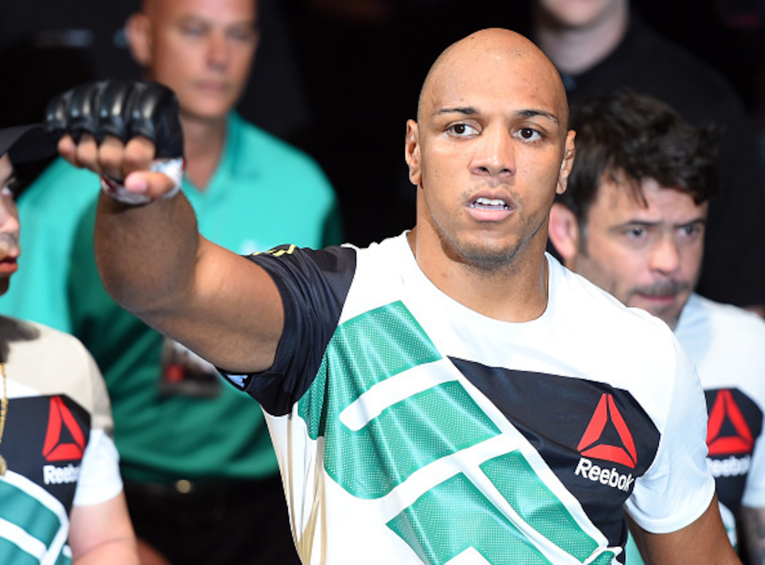 Marcos Rogerio de Lima fights Clint Hester in a banger at 205 pounds.