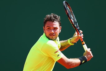 Stan Wawrinka readies to hit one of his trademark one-handed backhands at the 2016 Monte-Carlo Rolex Masters.