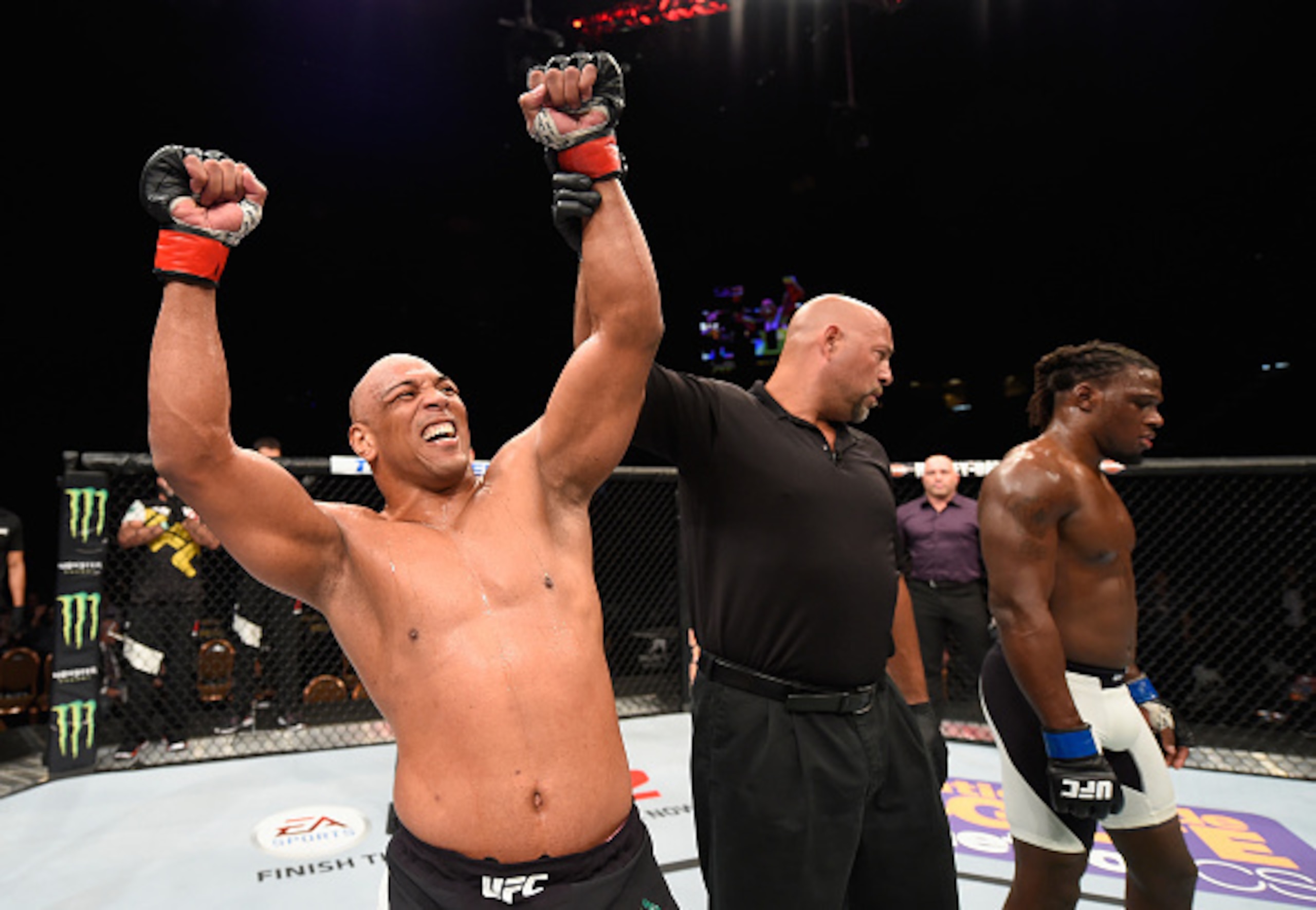 Marcos Rogerio de Lima (left) dominated Clint Hester.
