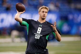 INDIANAPOLIS, IN - FEBRUARY 27: Quarterback Jared Goff of California in action during the 2016 NFL Scouting Combine at Lucas Oil Stadium on February 27, 2016 in Indianapolis, Indiana. (Photo by Joe Robbins/Getty Images)