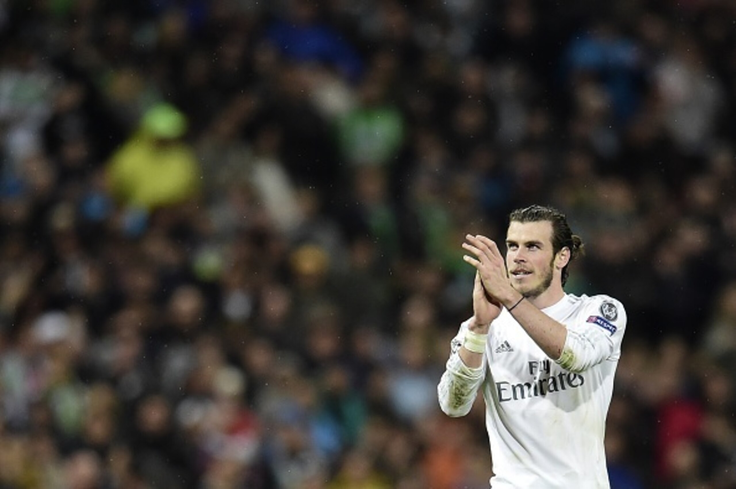 Real Madrid's Gareth Bale applauds supporters. Real Madrid's Gareth Bale applauds supporters.