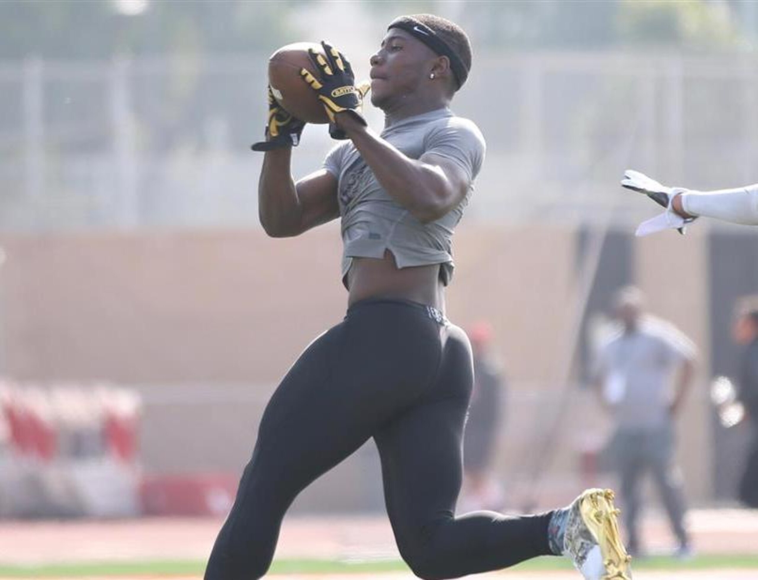 USC would love to add 5-star Tyjon Lindsey to a deep group of receivers.