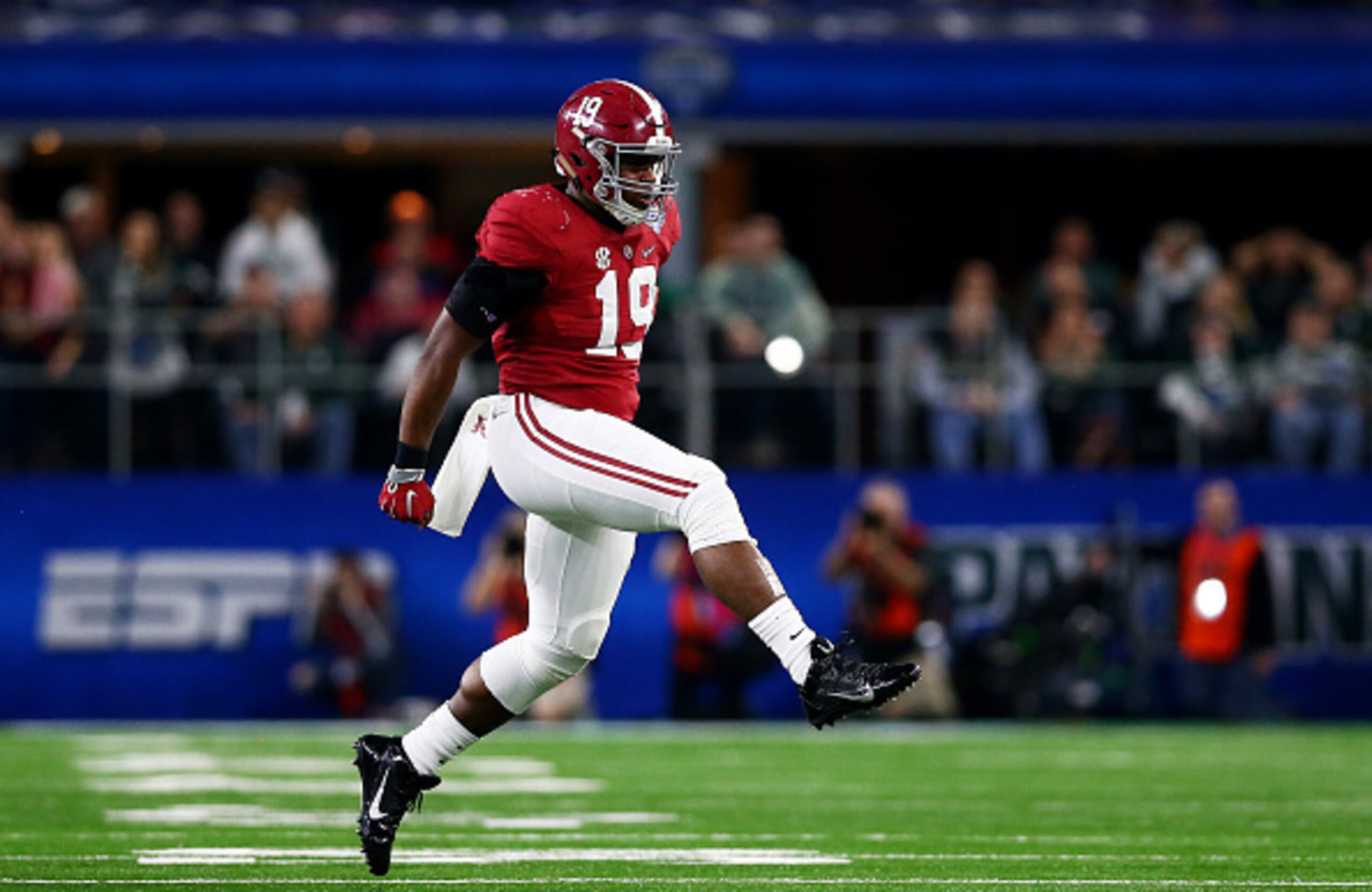 The draft's best middle linebacker is still on the board for a team needing help at the position.