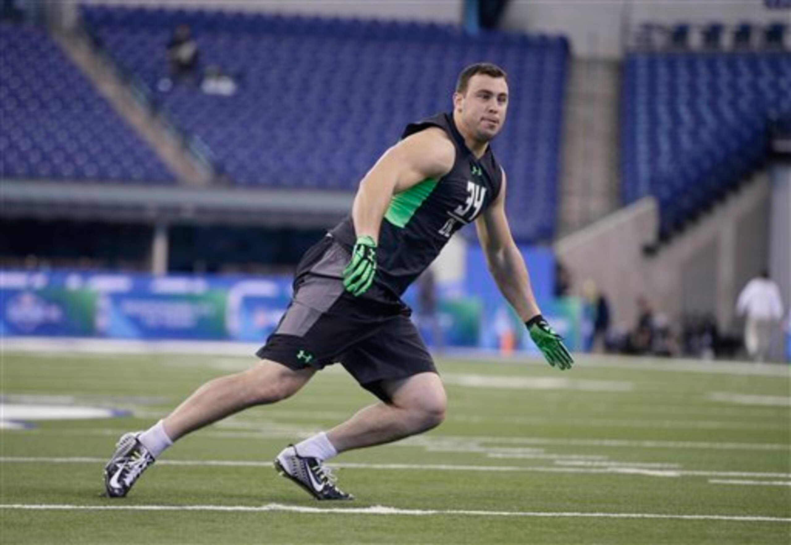 Cincinnati could use Dean Lowry as a rotational presence right away.