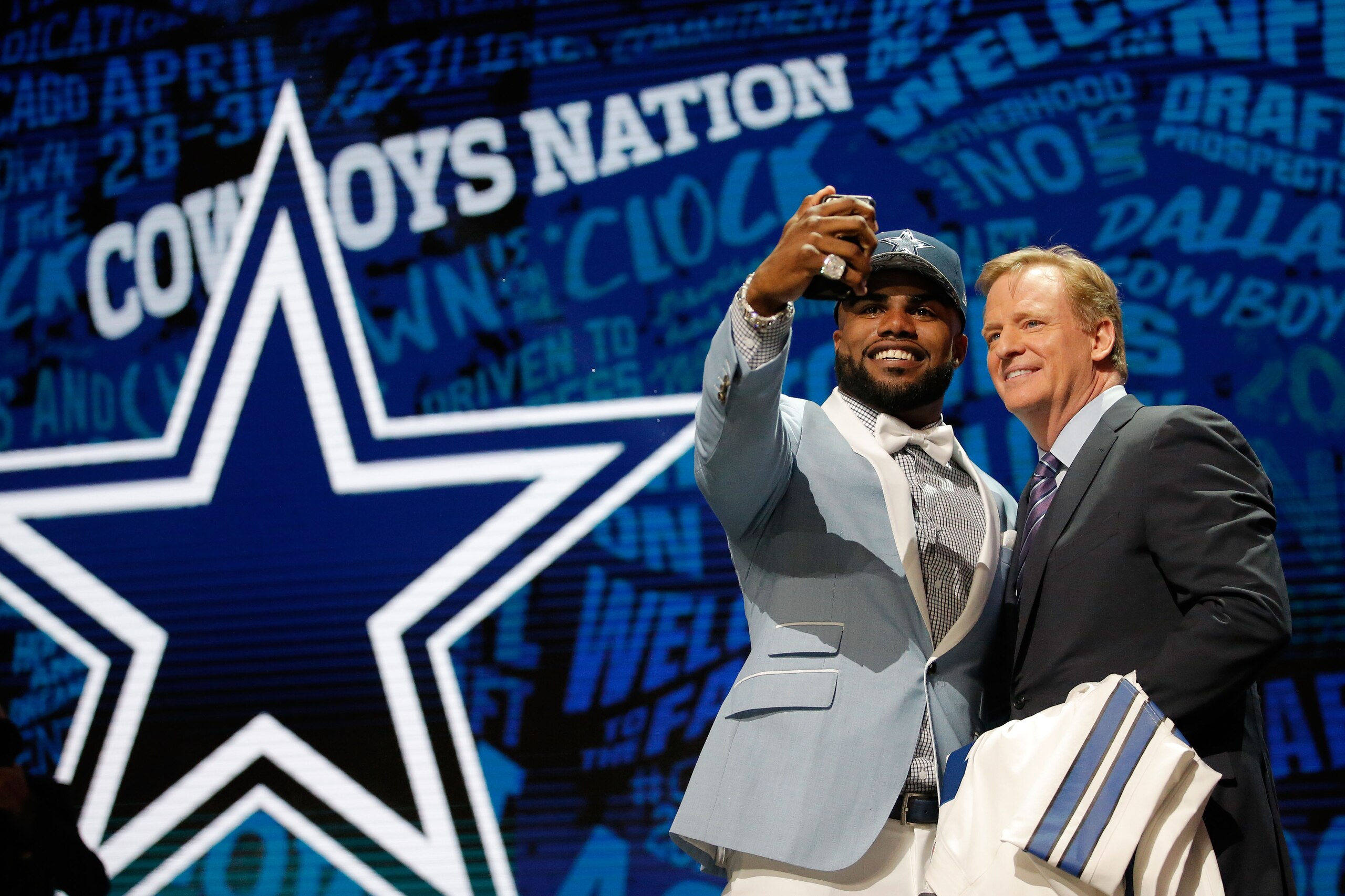 Former Oho State running back Ezekiel Elliott is one of several rookie players set up to succeed in 2016.