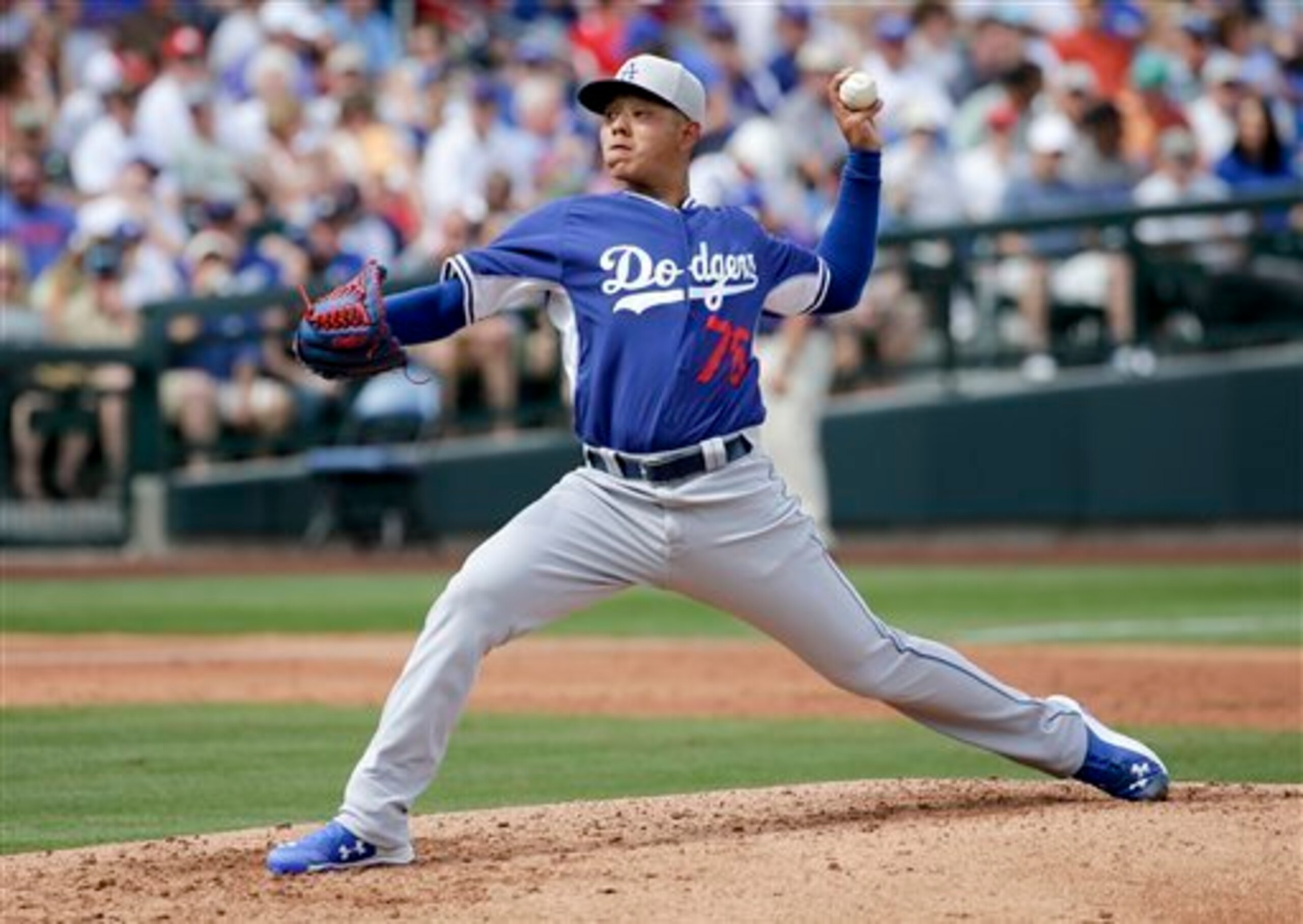 The Los Angeles Dodgers could call up top pitching prospect Julio Urias to use in the bullpen.