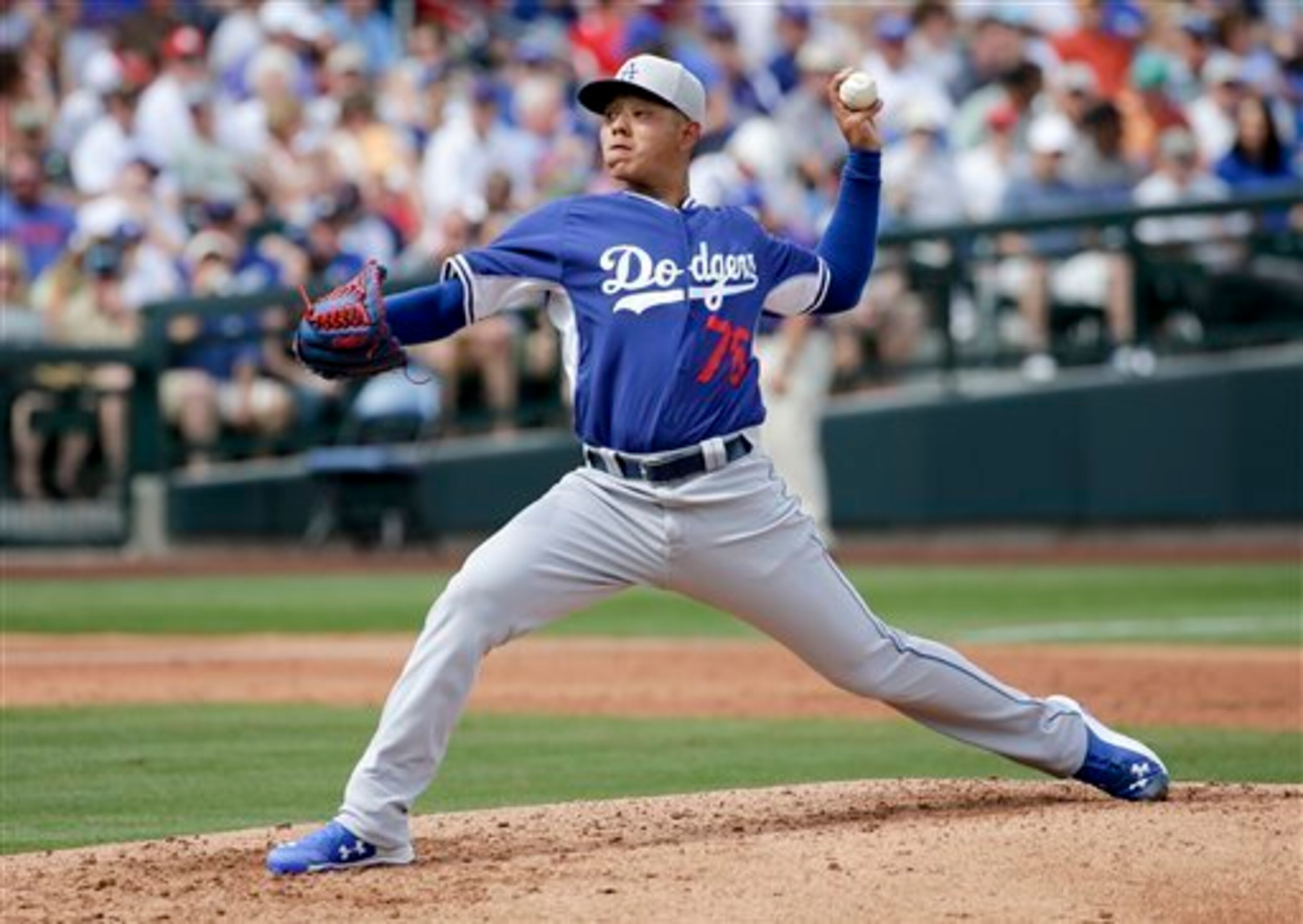 The Los Angeles Dodgers could call up top pitching prospect Julio Urias to use in the bullpen.