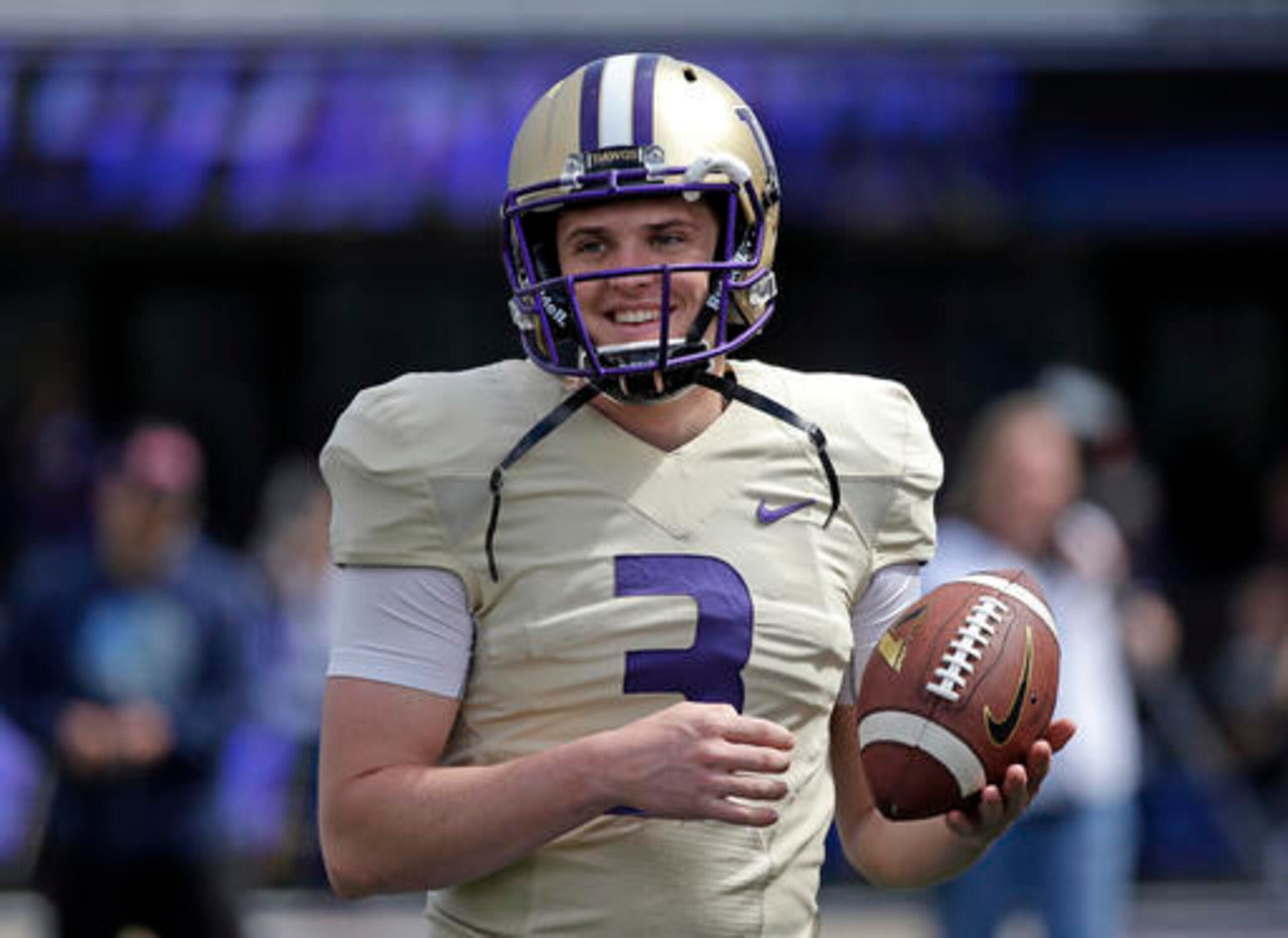 Jake Browning gives Washington fans reason for hope in 2016.